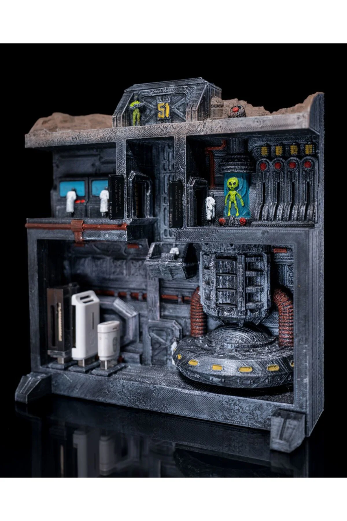 Area 51 Uzaylı Üssü Diorama 51. Bölge 27 CM GENİŞLİK