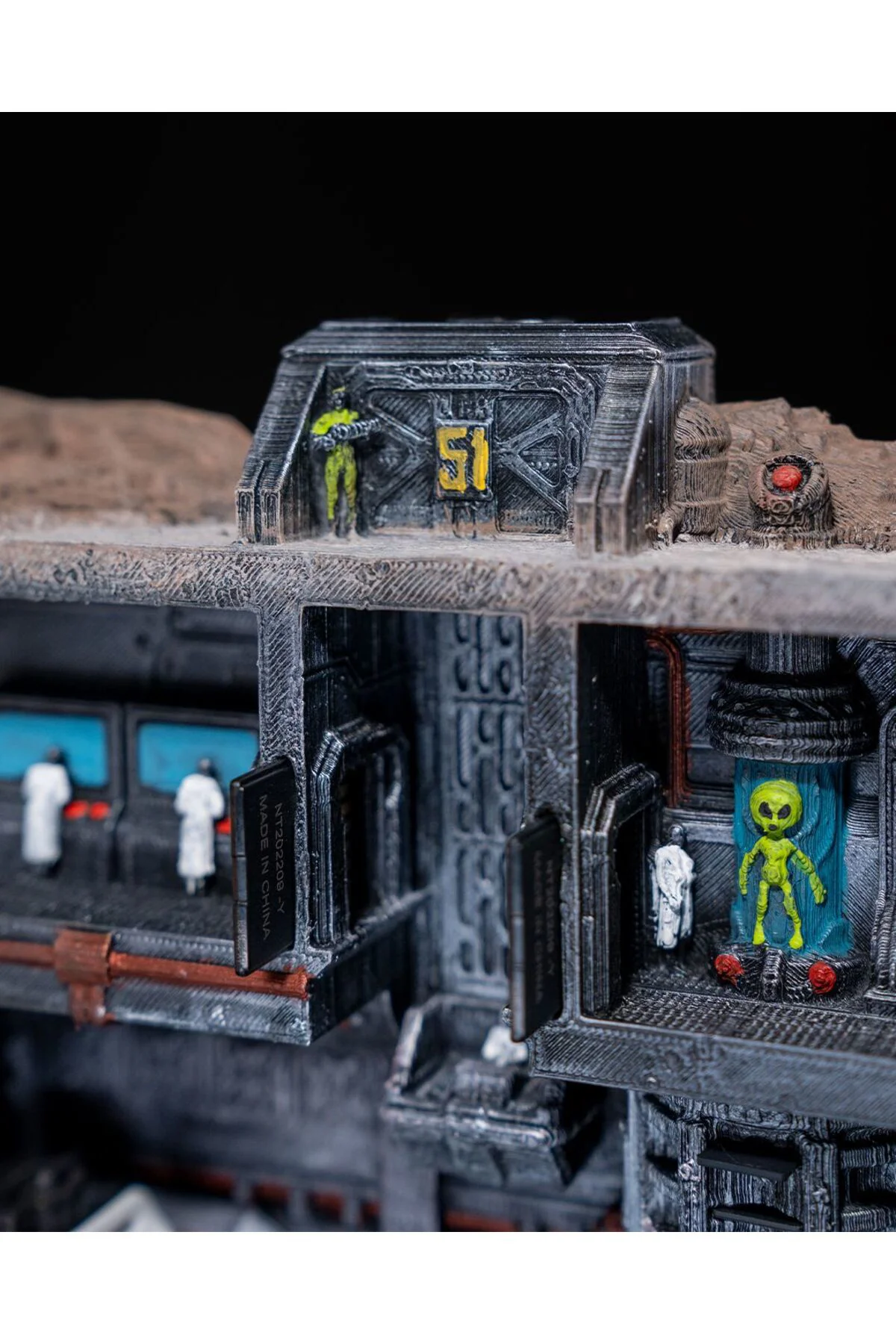 Area 51 Uzaylı Üssü Diorama 51. Bölge 27 CM GENİŞLİK