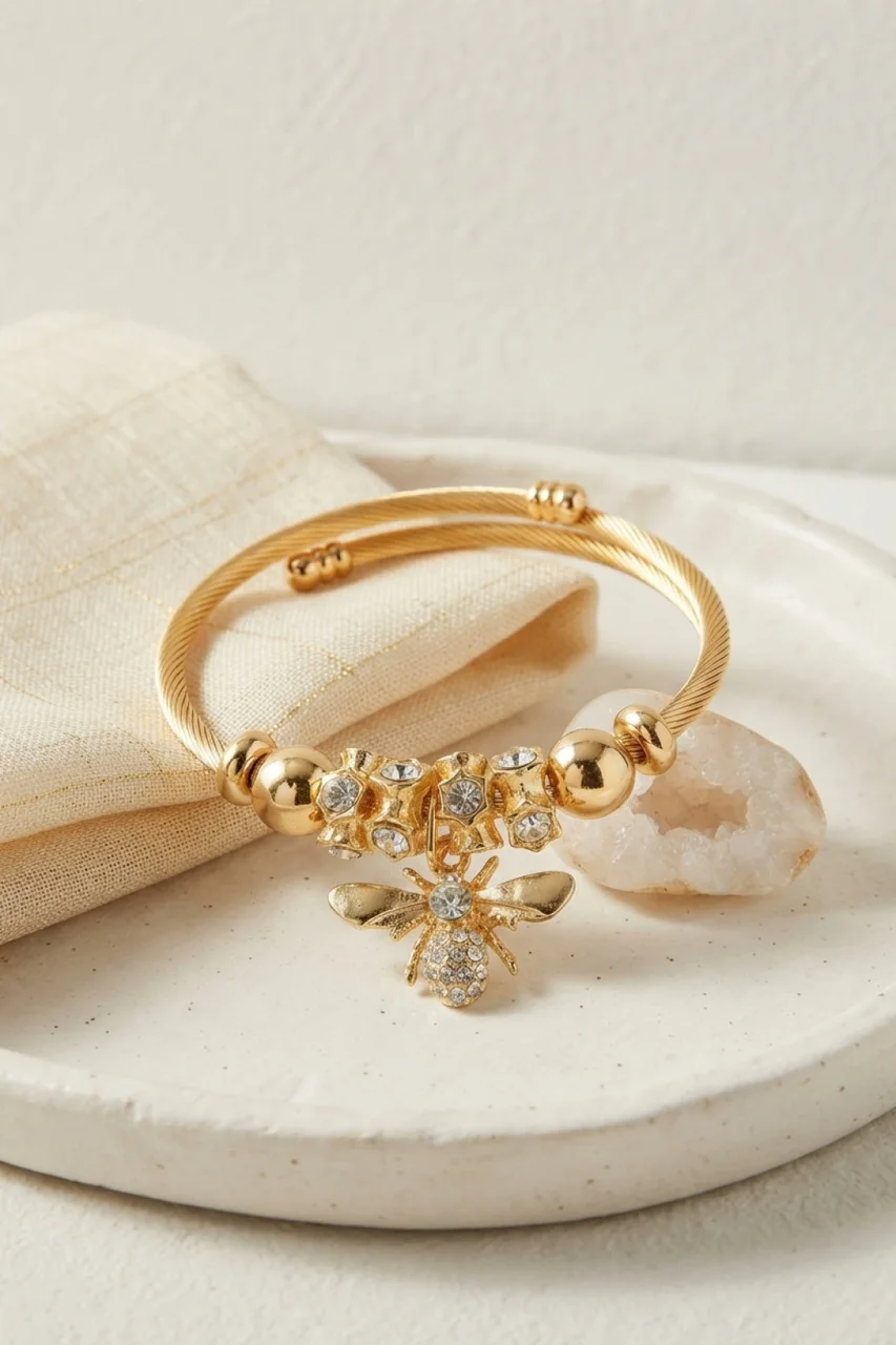 Arı Model Gold Renk Charm Bileklik - Lisinya Diğer