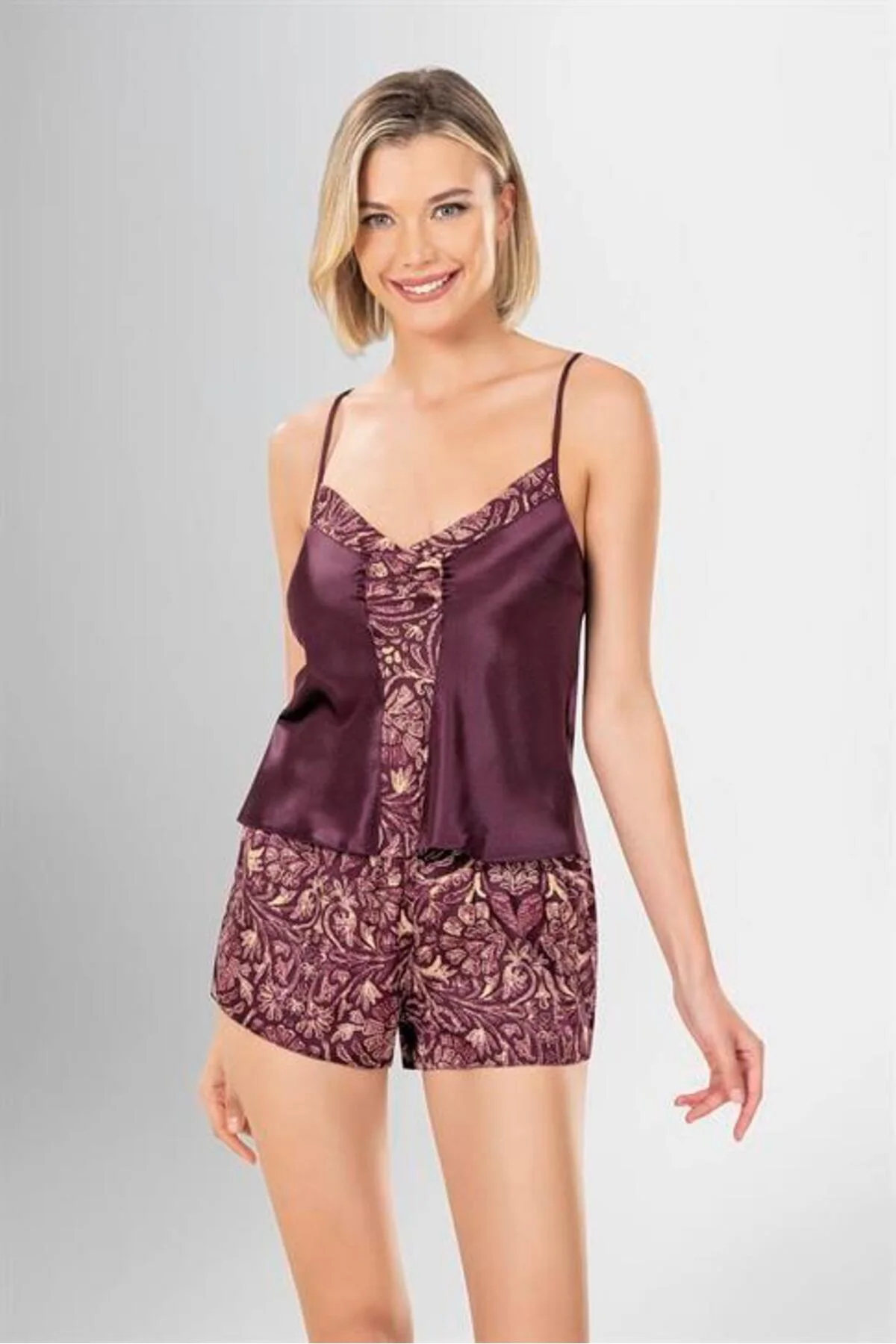 Arias Closet 3'lü Şort Takımı Desenli Arias Closet 3'lü Şort Takımı Desenli