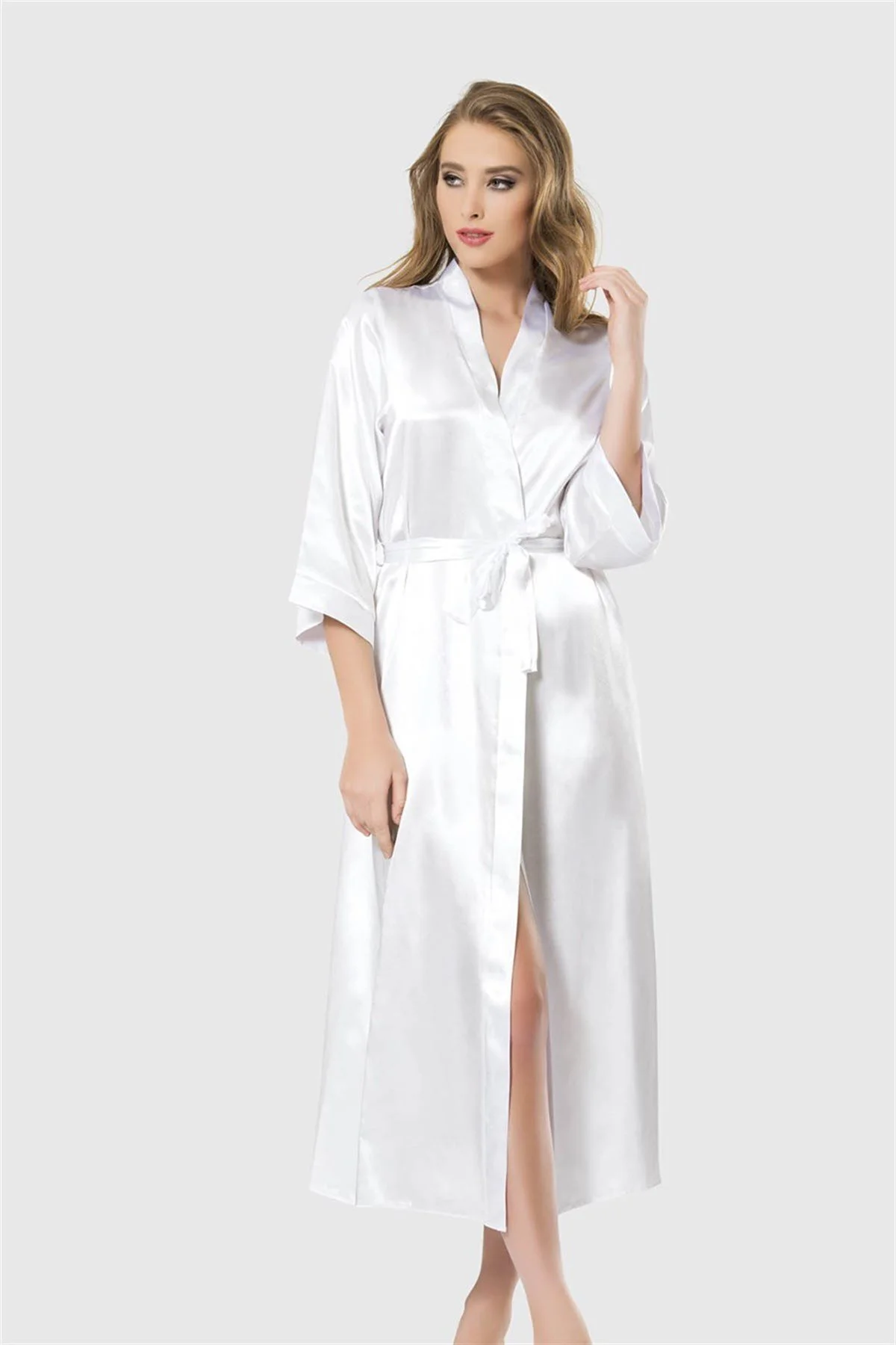 Arias Closet Beyaz Uzun Saten Sabahlık MERY WOMAN Arias Closet Beyaz Uzun Saten Sabahlık MERY WOMAN
