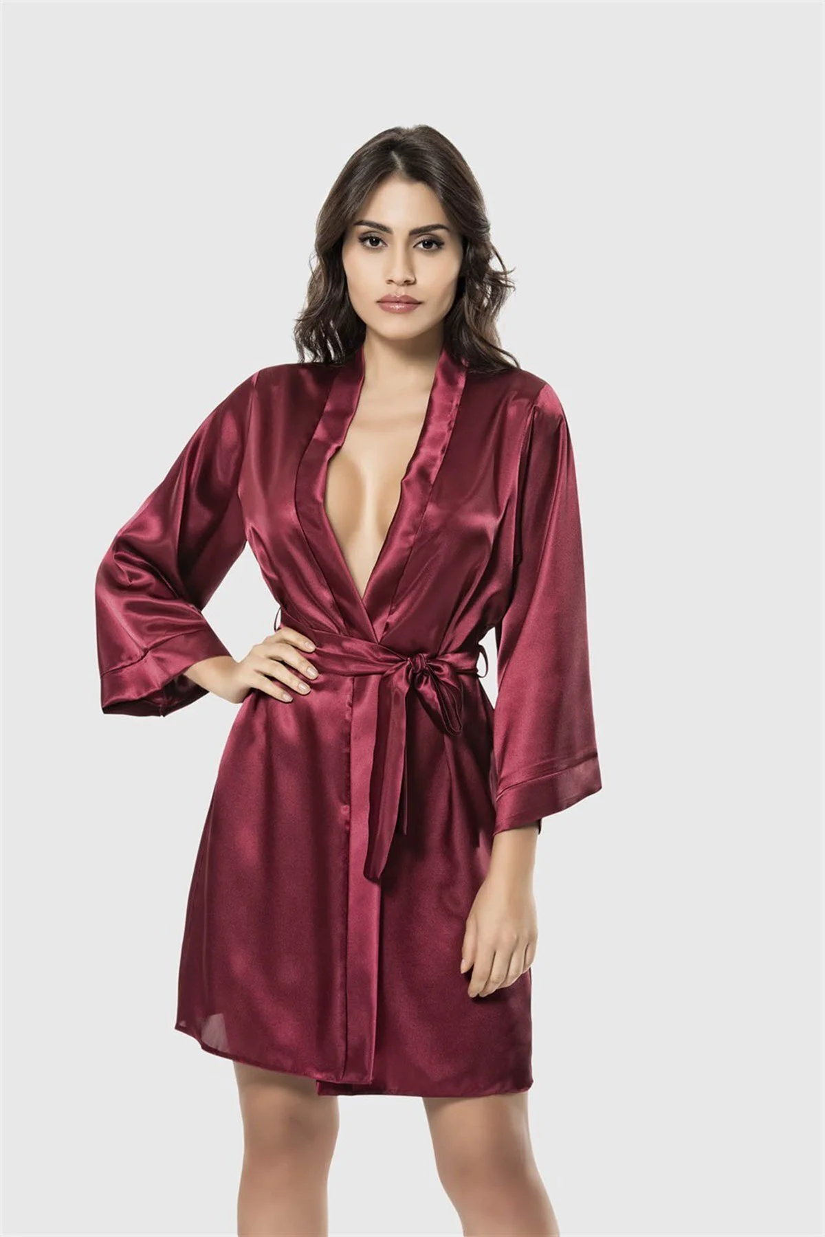 Arias Closet Bordo Kısa Saten Sabahlık MERY WOMAN Arias Closet Bordo Kısa Saten Sabahlık MERY WOMAN