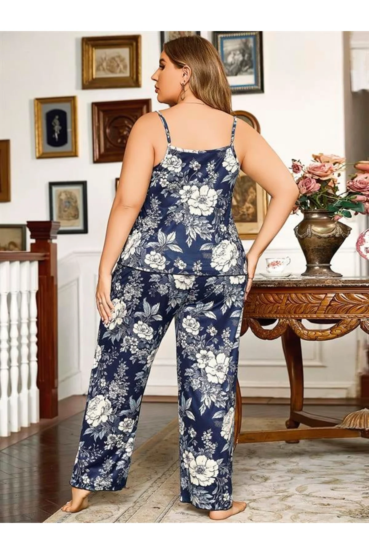 Arias Closet Büyük Beden Çiçek Desenli İnce Askılı Lacivert 2'li Arias Closet Büyük Beden Çiçek Desenli İnce Askılı Lacivert 2'li