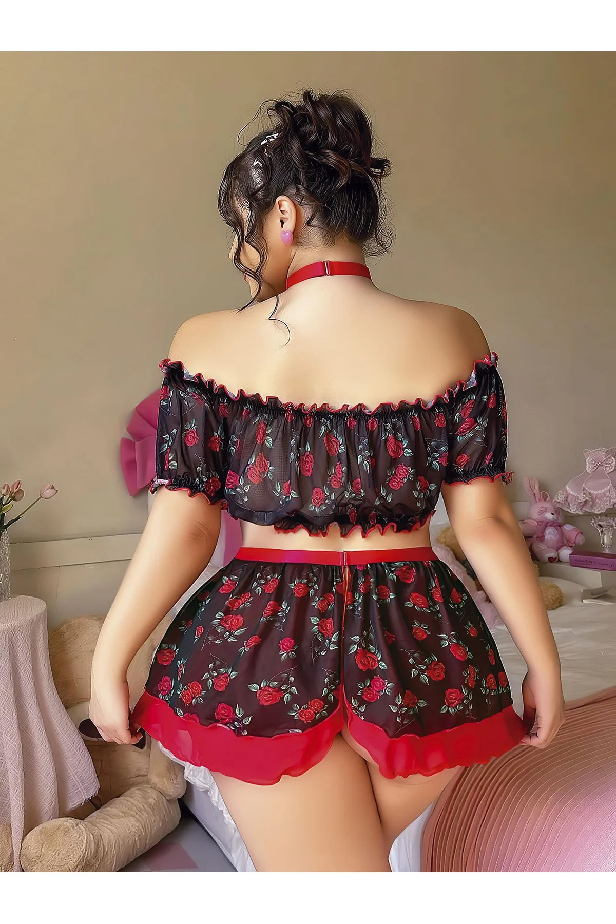 Arias Closet Büyük Beden Siyah Üstüne Gül Desenli Fantezi Etekli Büstiyer Takımı