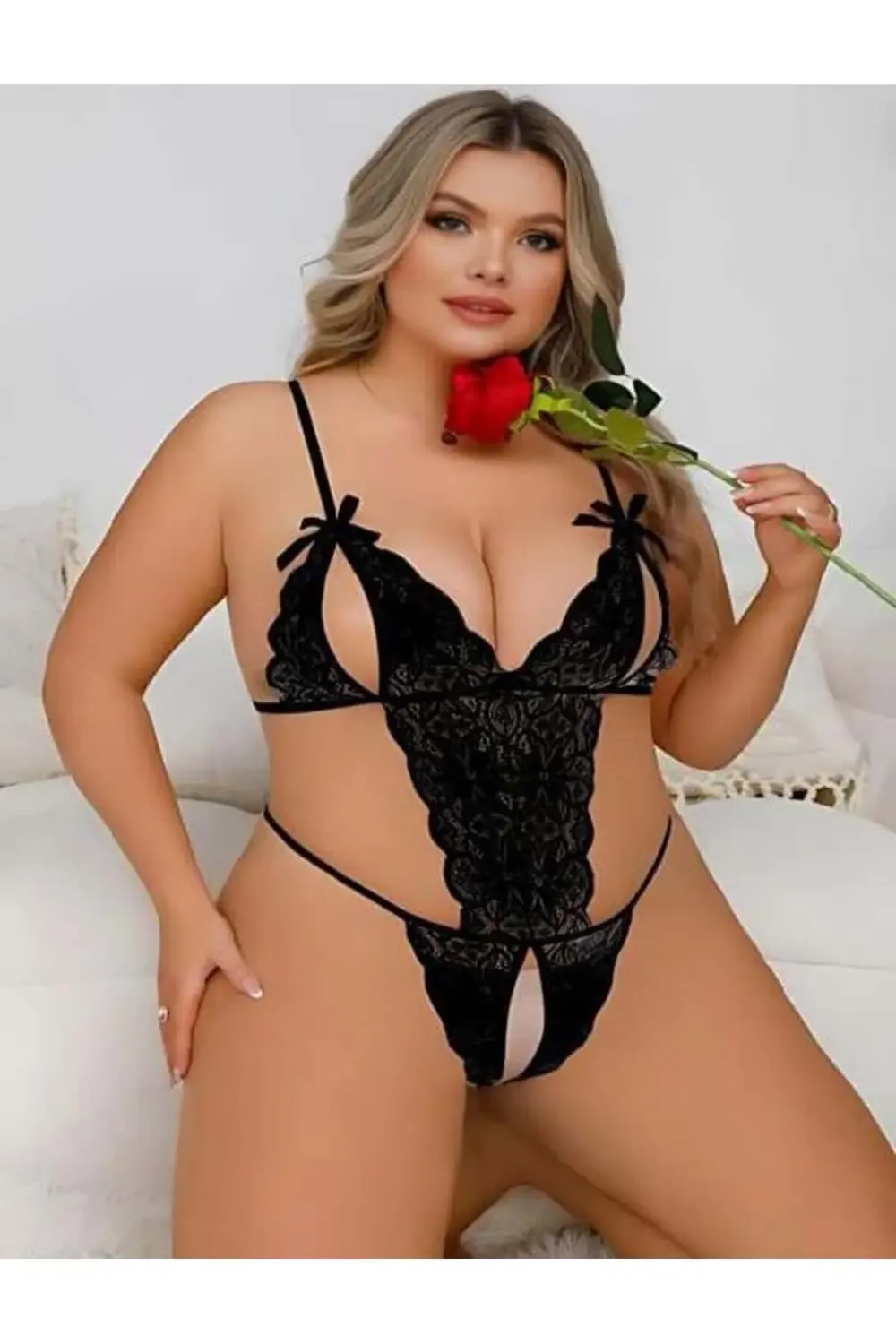 Arias Closet Büyük Beden Siyah Dantel İşlemeli Dekolteli Fantezi