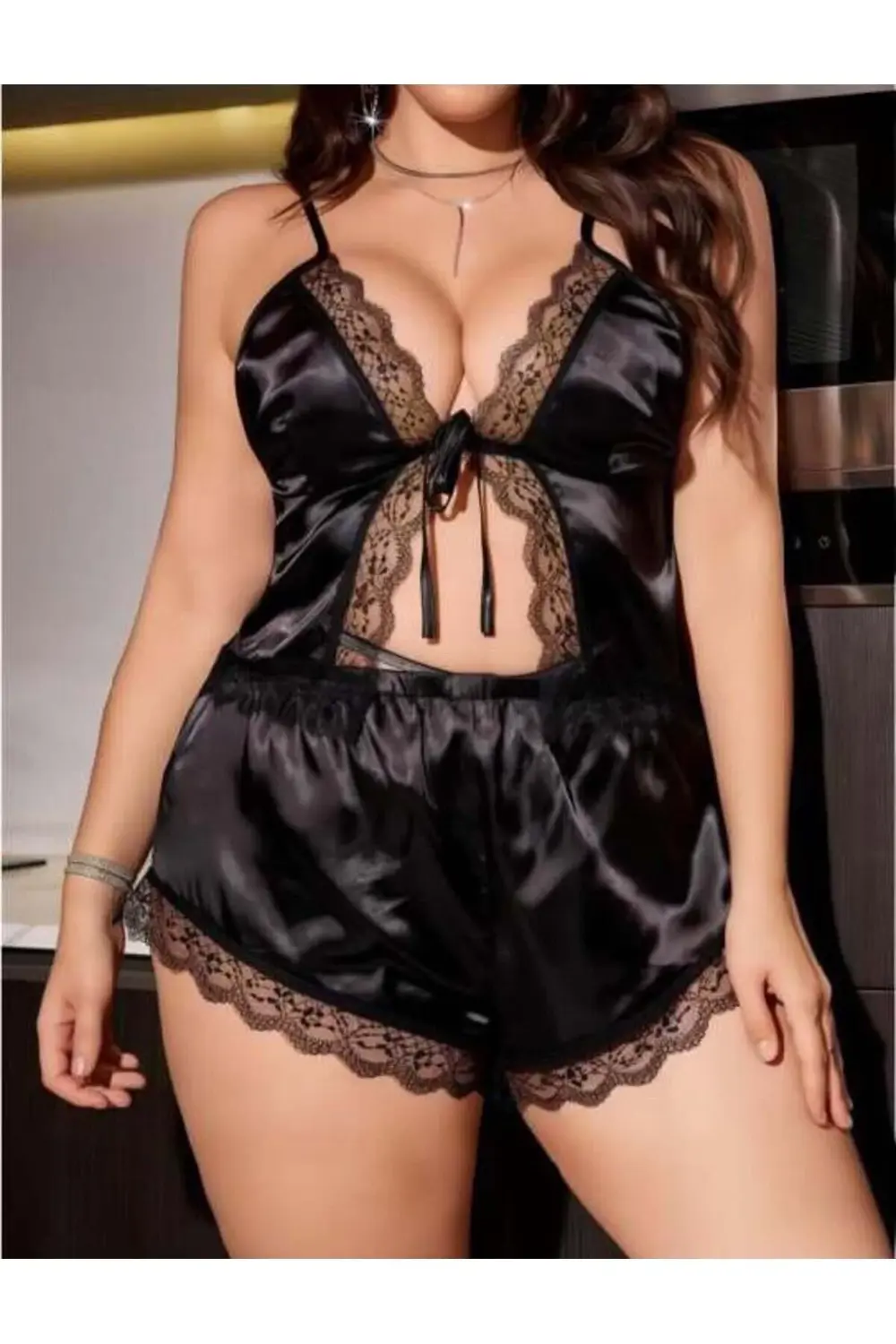 Arias Closet Büyük Beden Siyah Dantel İşlemeli Saten Şortlu Takım