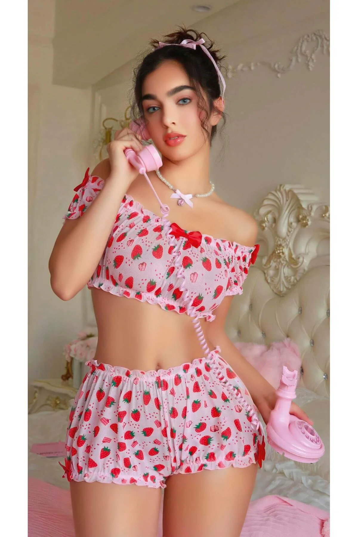 Arias Closet Pembe Çilek Desenli Şortlu Fantezi Sütyen Takımı Arias Closet Pembe Çilek Desenli Şortlu Fantezi Sütyen Takımı