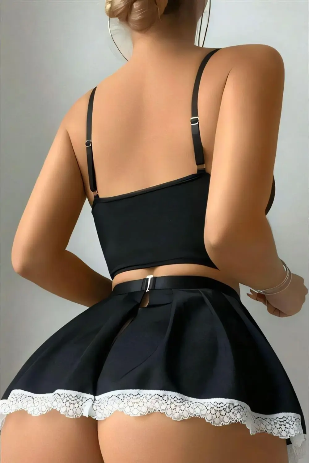 Arias Closet Siyah Beyaz Bacak Aksesuarlı Büstiyerli Fantezi Kost