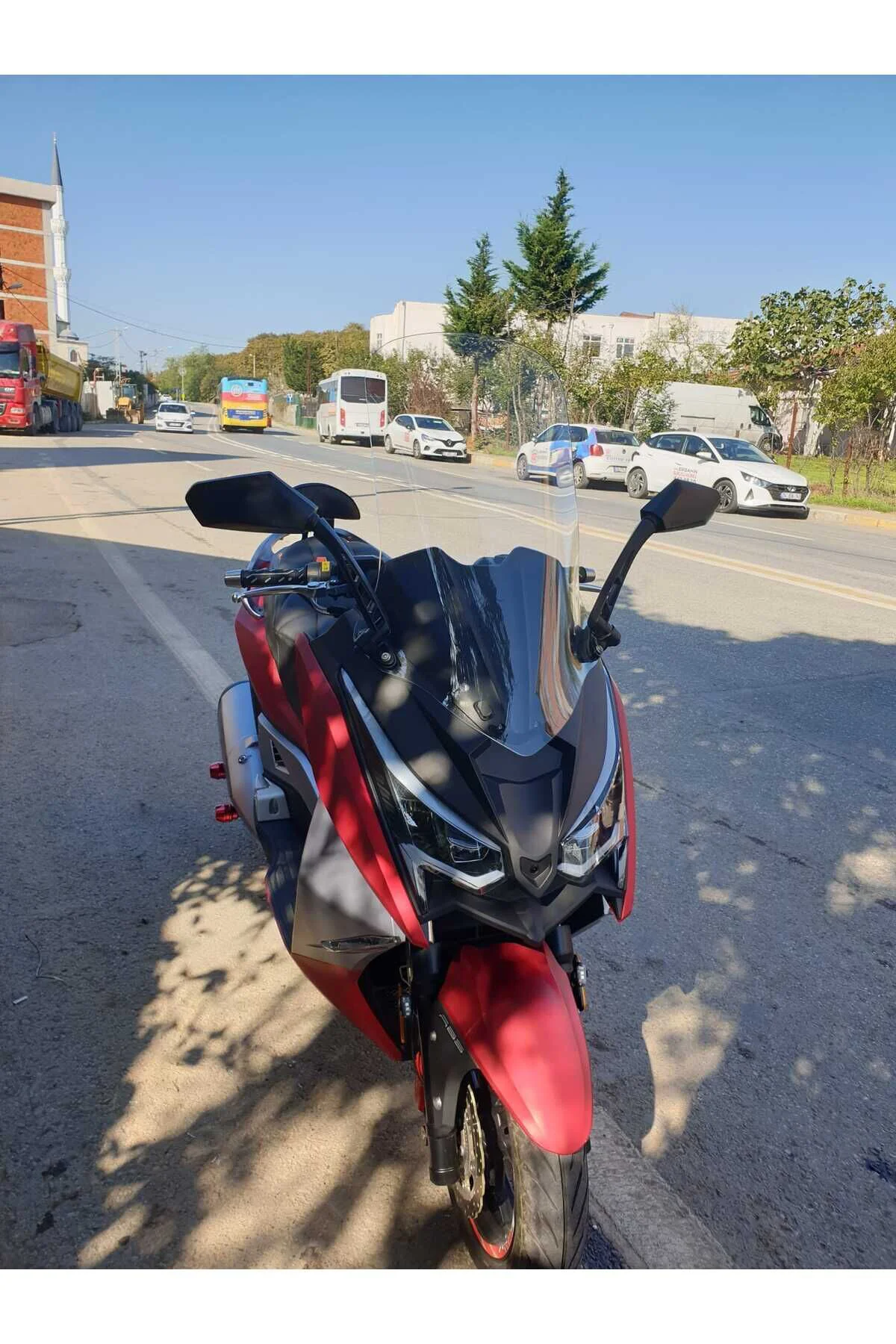 Ariic Chief 318 Ön Cam 2023-2026 Model 75cm Şeffaf Renkli 4mm UZU