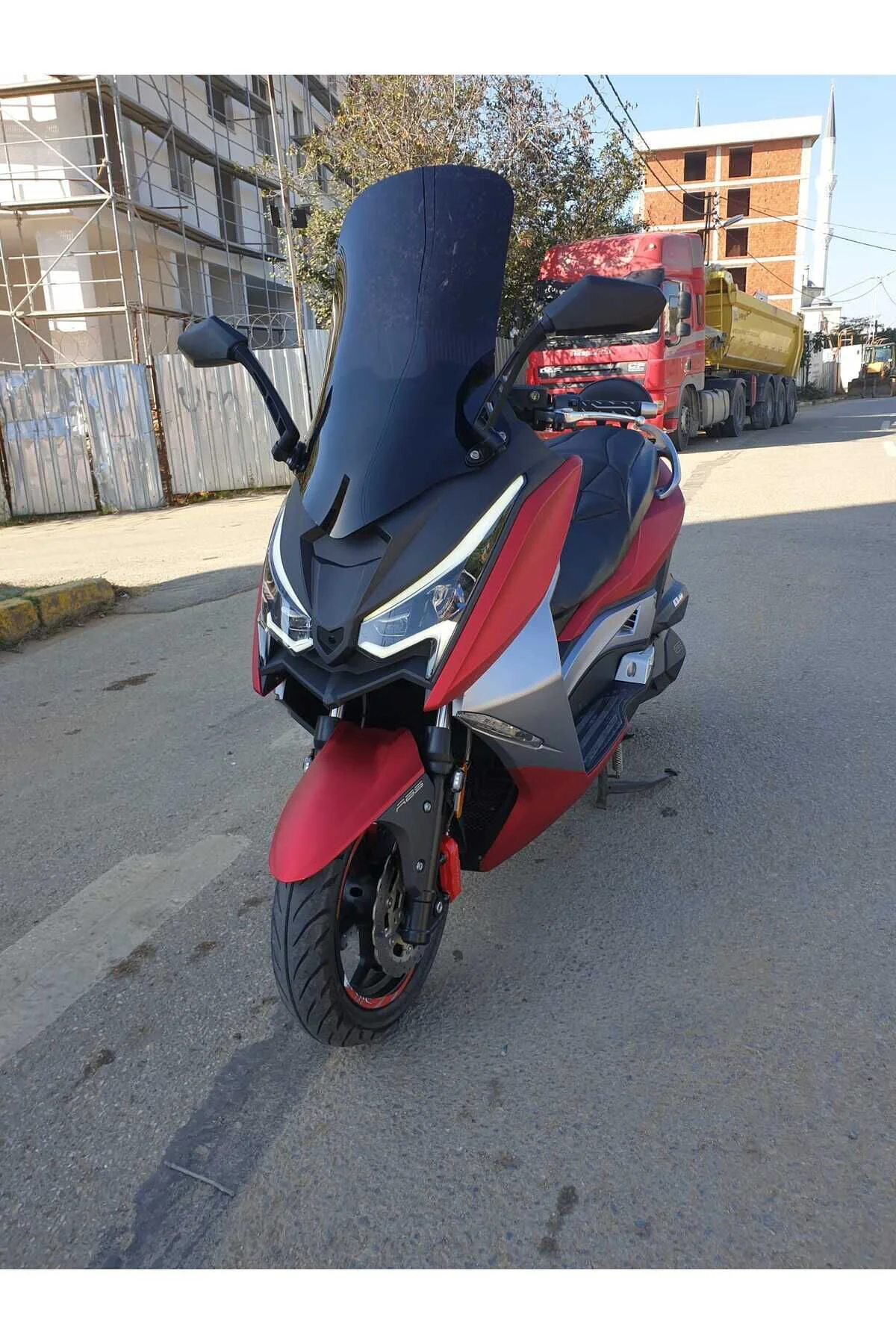 Ariic Chief 318 Ön Cam 2023-2026 Model 75cm Siyah Renkli 4mm UZUN