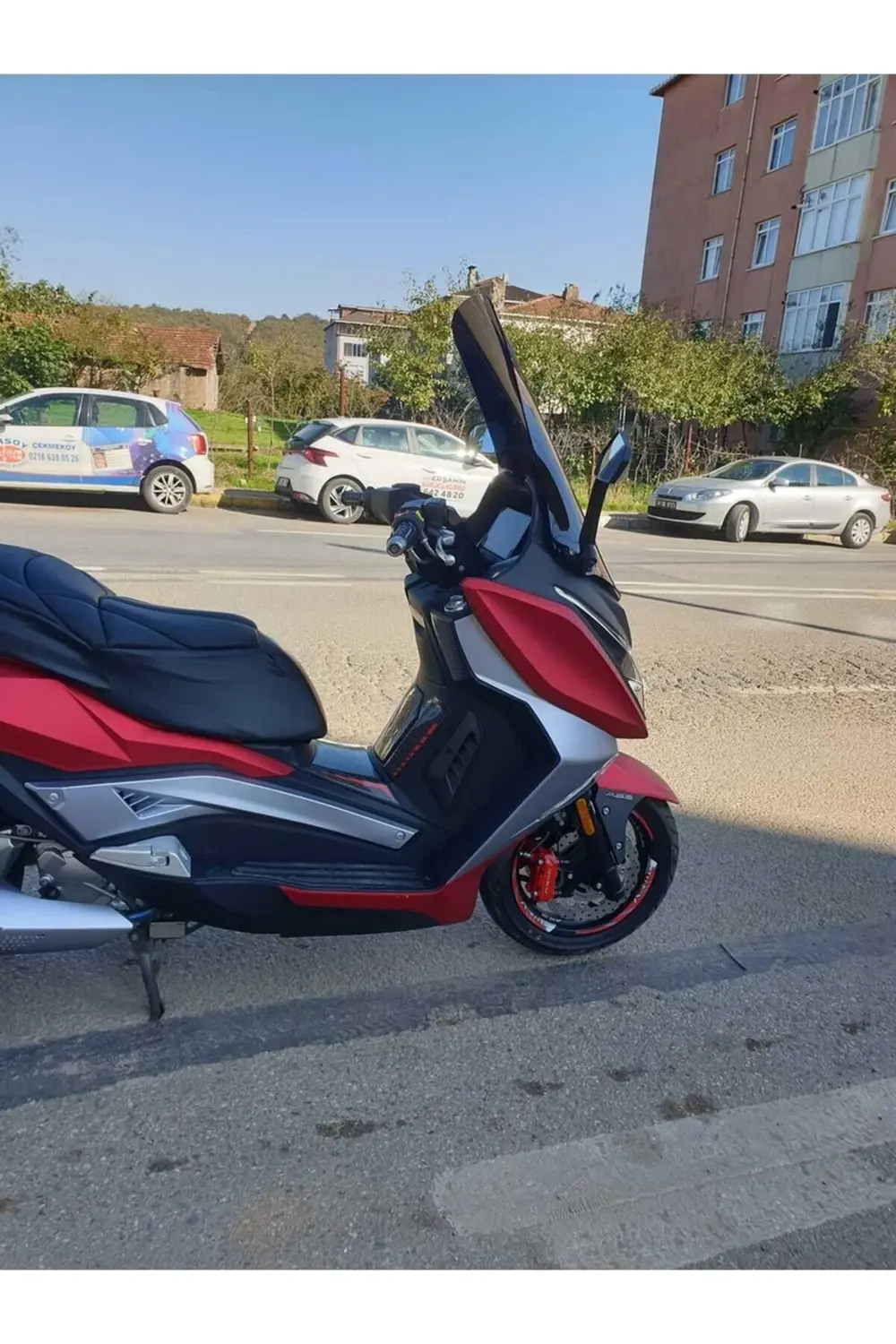 Ariic Chief 318 Ön Cam 2023-2025 Model 75cm Siyah Renkli 4mm UZUN