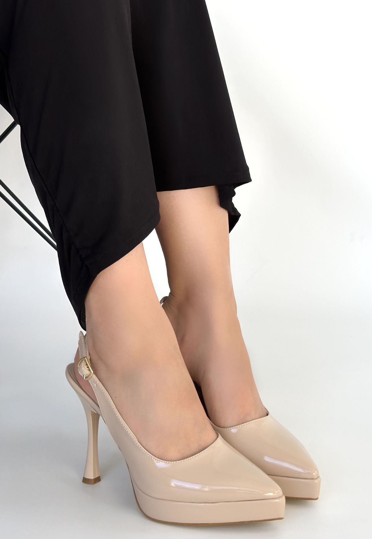 Arim Bej Rugan Platform Topuk Ayakkabı Arim Bej Rugan Platform Topuk Ayakkabı