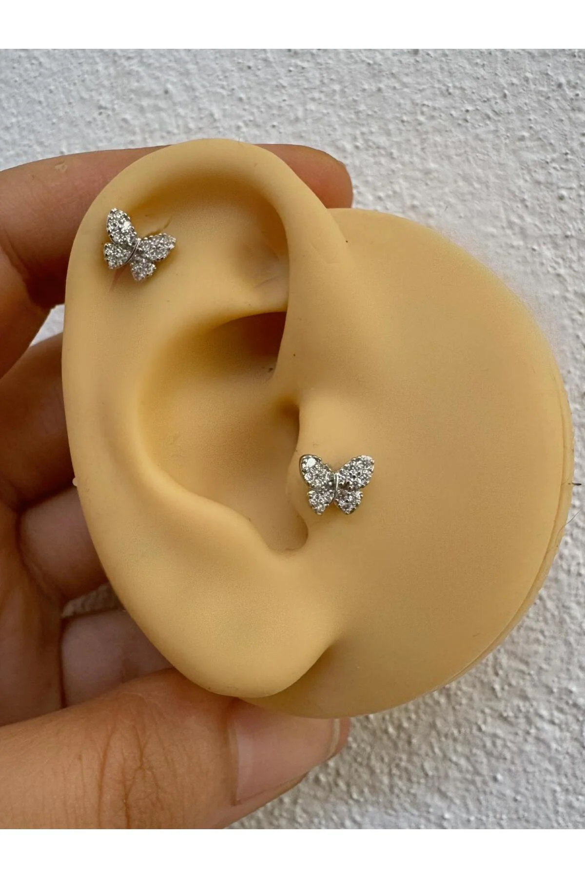 arkası düz önden takmalı kelebek tragus helix lobe conch uyumlu 1 adet piercing arkası düz önden takmalı kelebek tragus helix lobe conch uyumlu 1 adet piercing