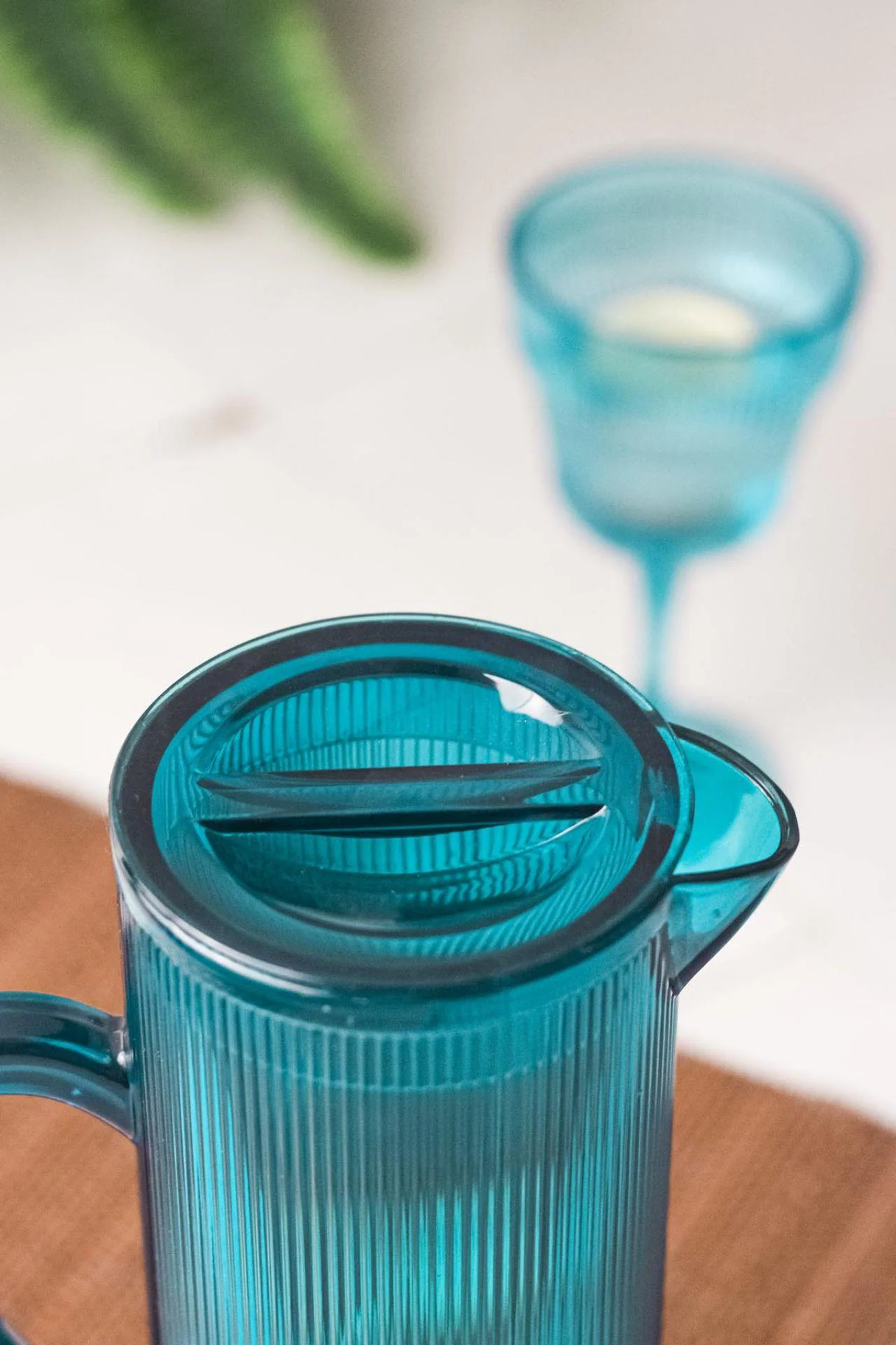 Arkilik Barok 1,5 Lt Aquamarin Sürahi – Buzdolabı Kapak Rafına Sığar, Kırılmaz