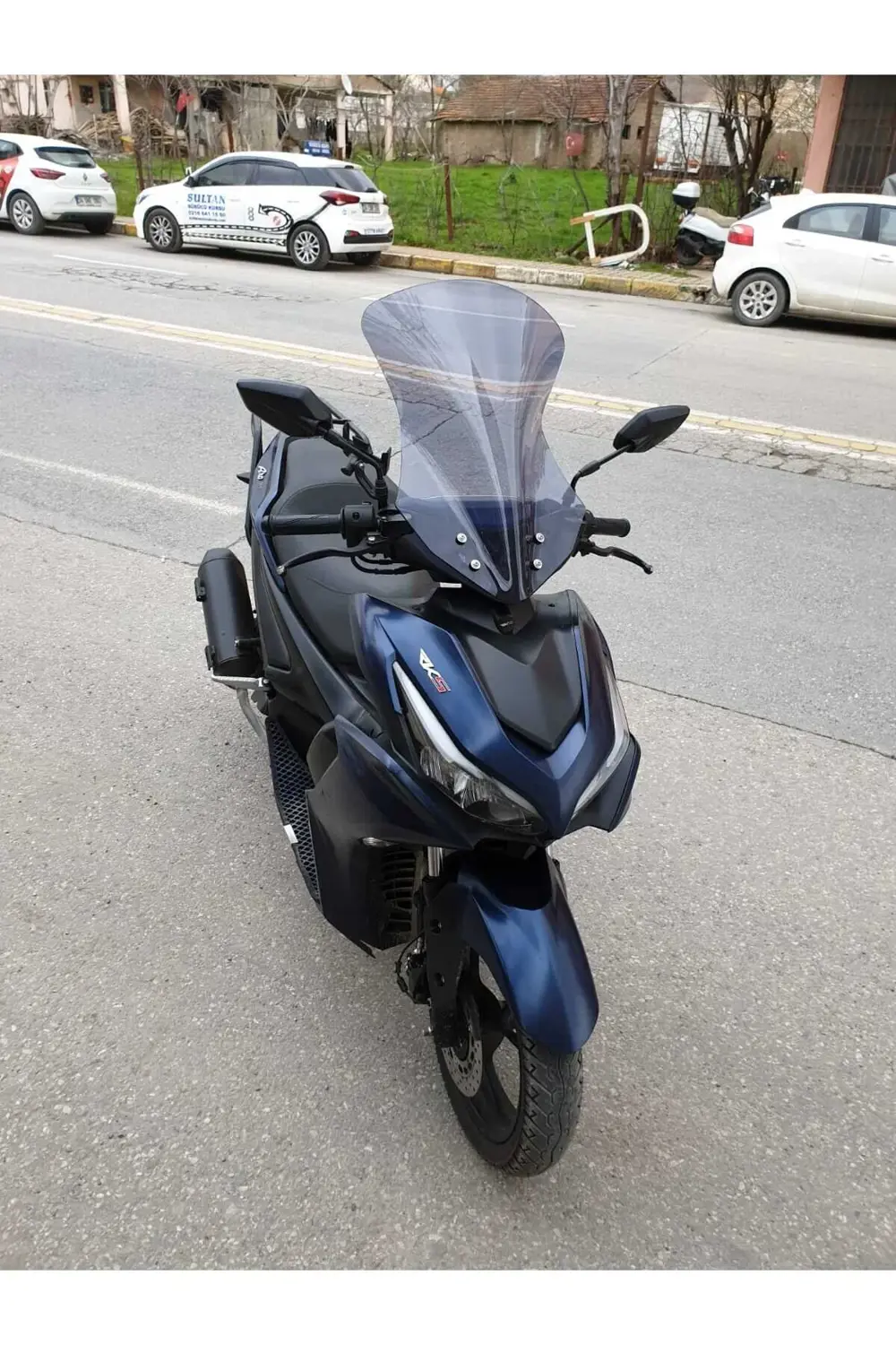 Arome 125 Siperlik Uyumlu Ön Cam 2023-2025 Model 54cm Açıkfüme Re