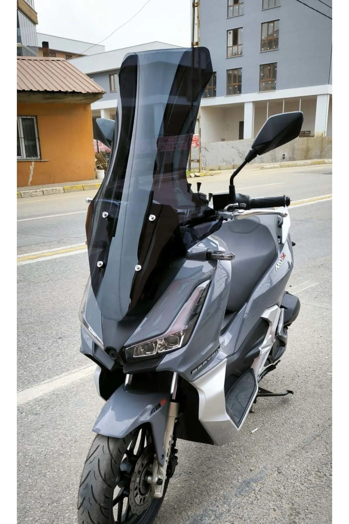 Arora Beatrix 150 Ön Cam 2023-2026 Model 78cm Siyah Renkli 4mm UZ