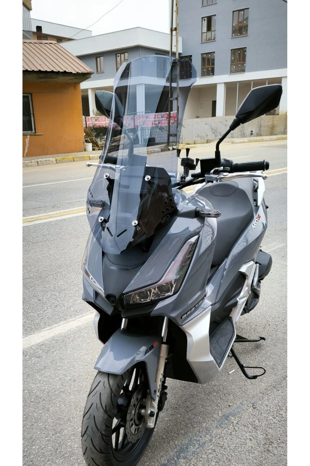 Arora Beatrix 150 Ön Cam 2023-2026 Model 65cm Füme Renkli 4mm ORTA BOYLU