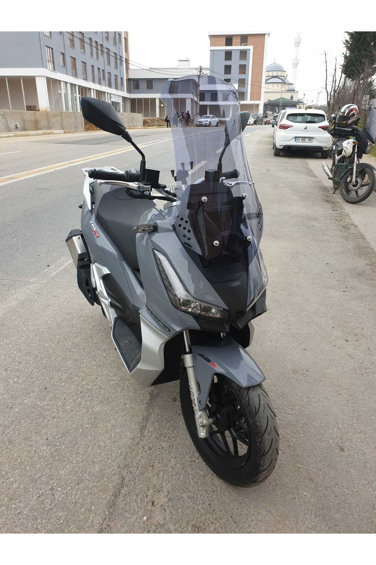 Motocam Arora Beatrix Ön Cam 2023 2024 Uyumlu 75Cm Açıkfüme Renkli 4Mm Uz