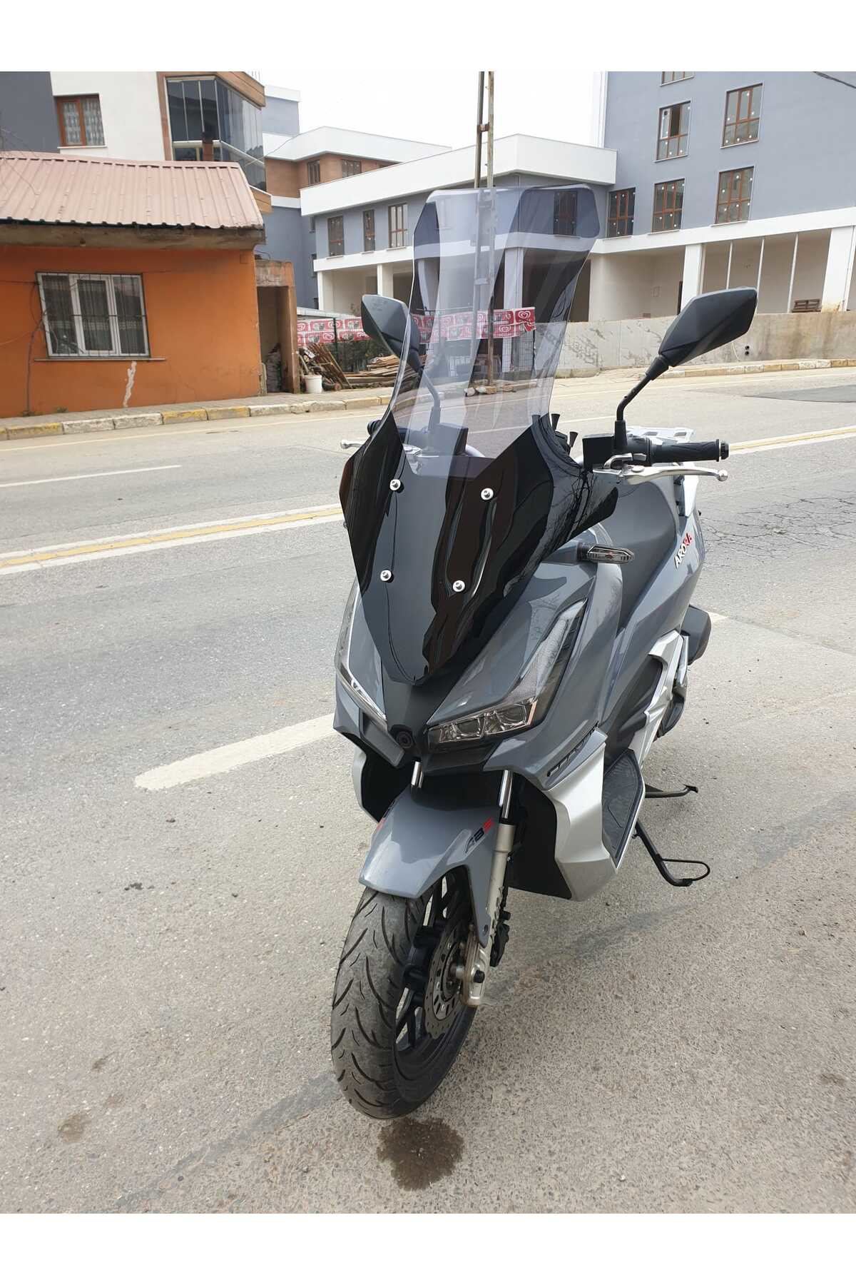 Motocam Arora Beatrix Ön Cam 2023 2024 Model 78Cm Açıkfüme Renkli 4Mm Uzu