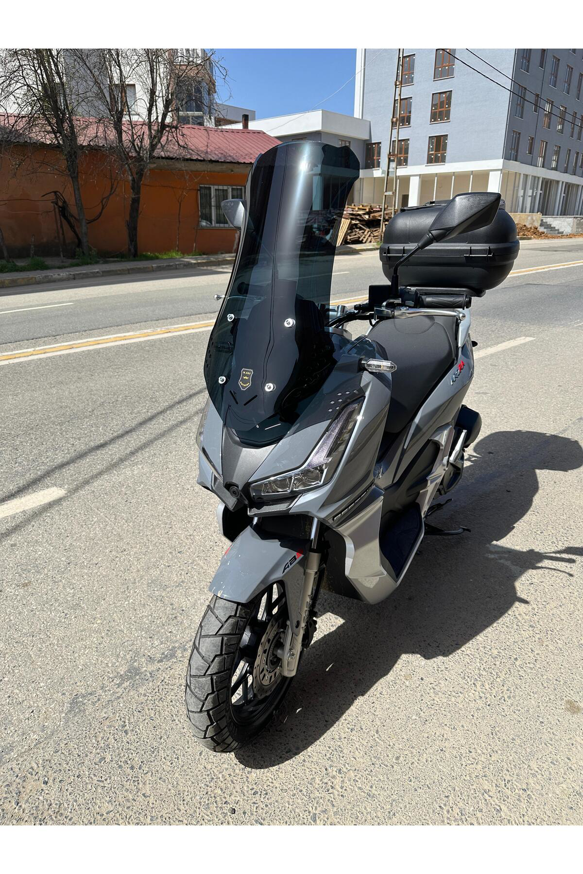 Motocam Arora Beatrix Ön Cam 2023 2024 Model 75Cm Siyah Renkli 4Mm Uzun C