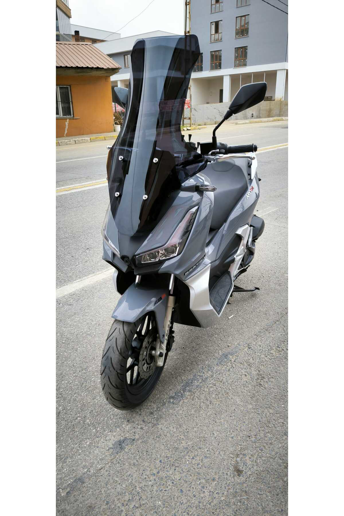 Motocam Arora Beatrix Ön Cam 2023 2024 Model 78Cm Siyah Renkli 4Mm Uzun C