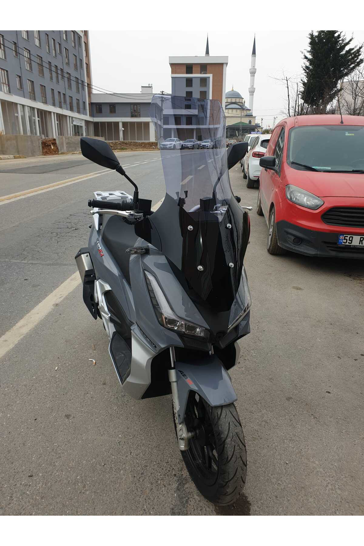 Motocam Arora Beatrix Ön Cam 2023 2024 Model 78Cm Açıkfüme Renkli 4Mm Uzu