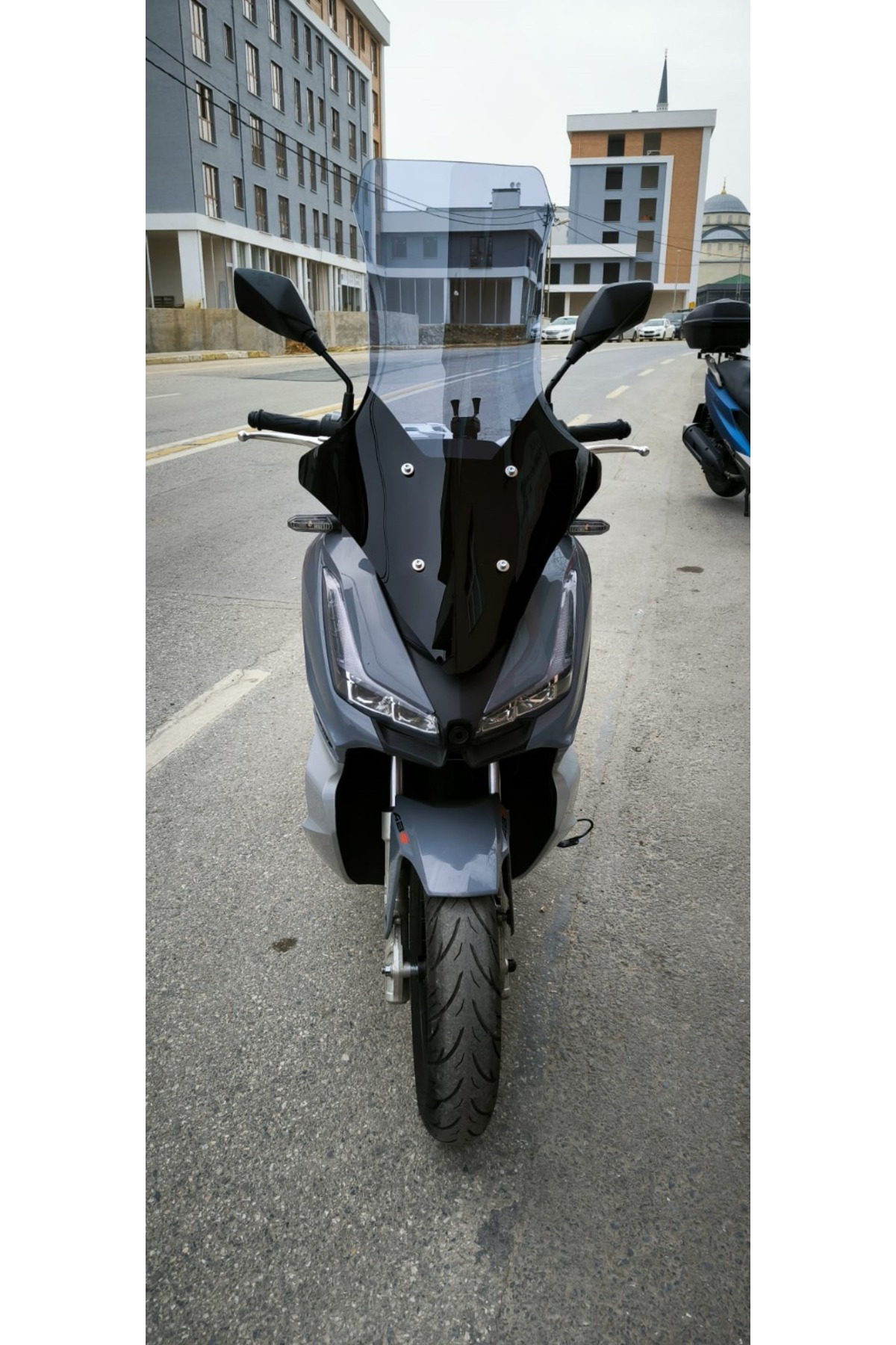 Motocam Arora Beatrix Ön Cam 2023 2024 Model 78Cm Açıkfüme Renkli 4Mm Uzu