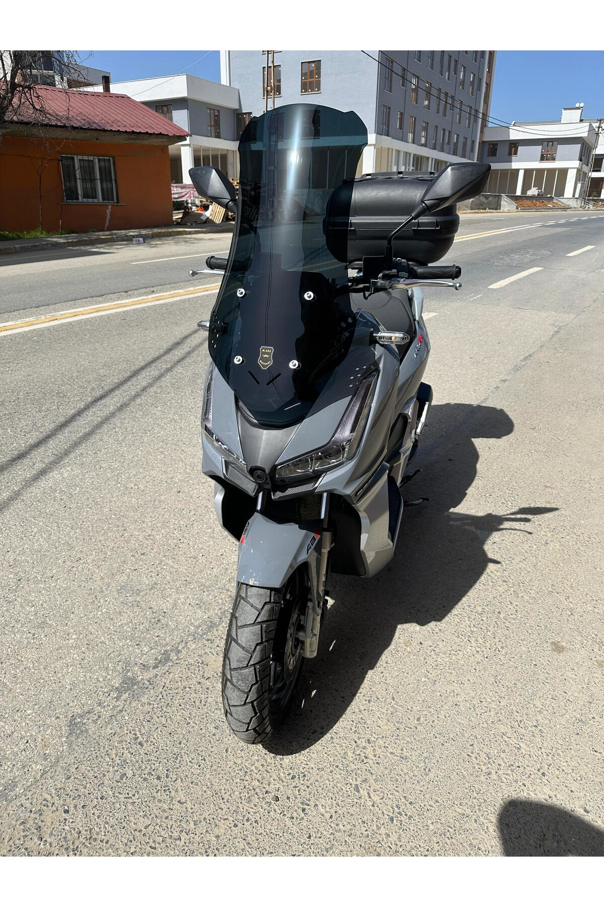 Motocam Arora Beatrix Ön Cam 2023 2024 Model 75Cm Siyah Renkli 4Mm Uzun C