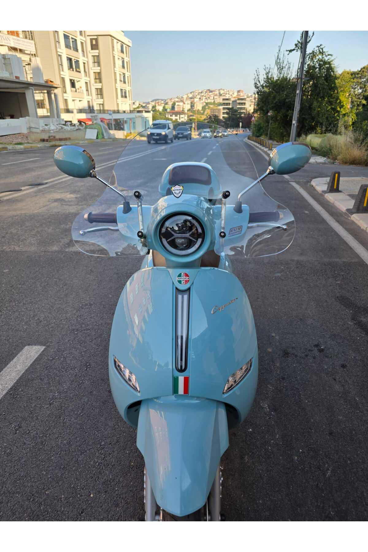 Motocam Arora Cappucino Uyumlu Siperlik Ön Cam 2003-2025 Model 39Cm Şeffa