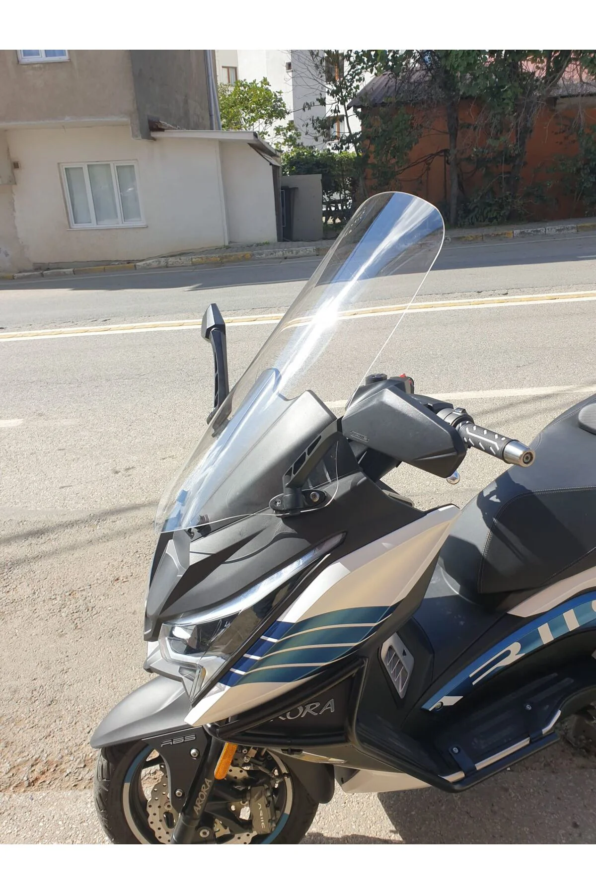 Arora Chinf 318 Ön Cam 2023-2026 Model 75cm Şeffaf Renkli 4mm UZU