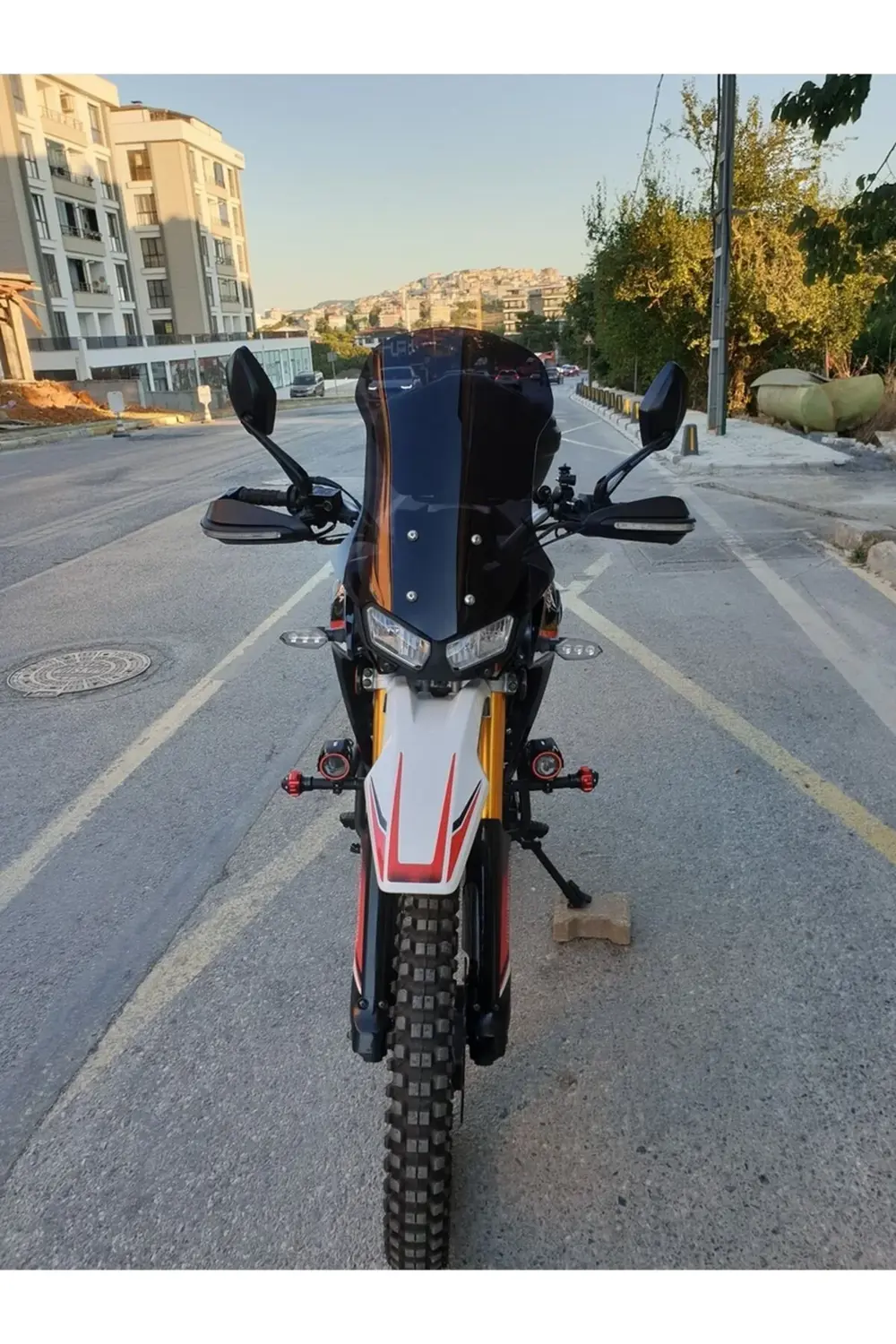 Arora CR 250 Ön Cam 2025 Model 55cm Siyah Renkli 4mm