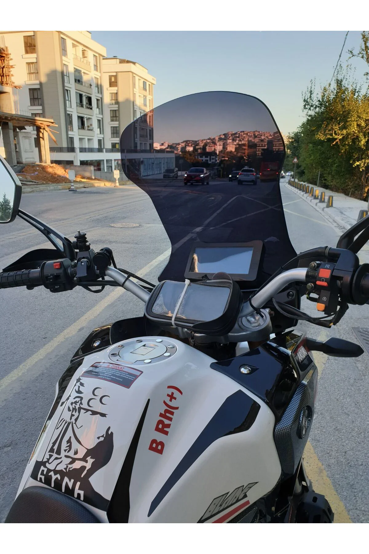 Arora CR 250 Ön Cam 2025-2026 Model 55cm Siyah Renkli 4mm