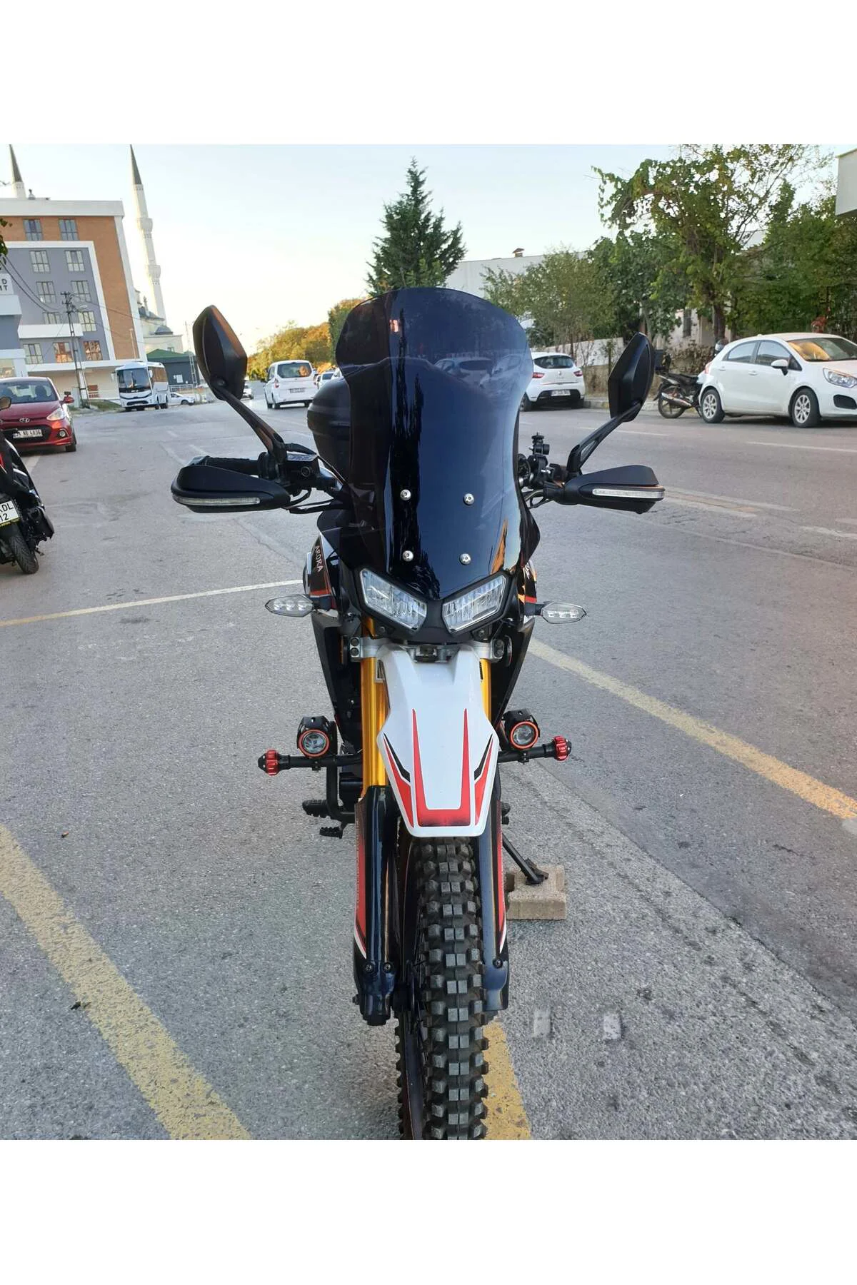 Arora CR 250 Ön Cam 2025-2026 Model 55cm Siyah Renkli 4mm