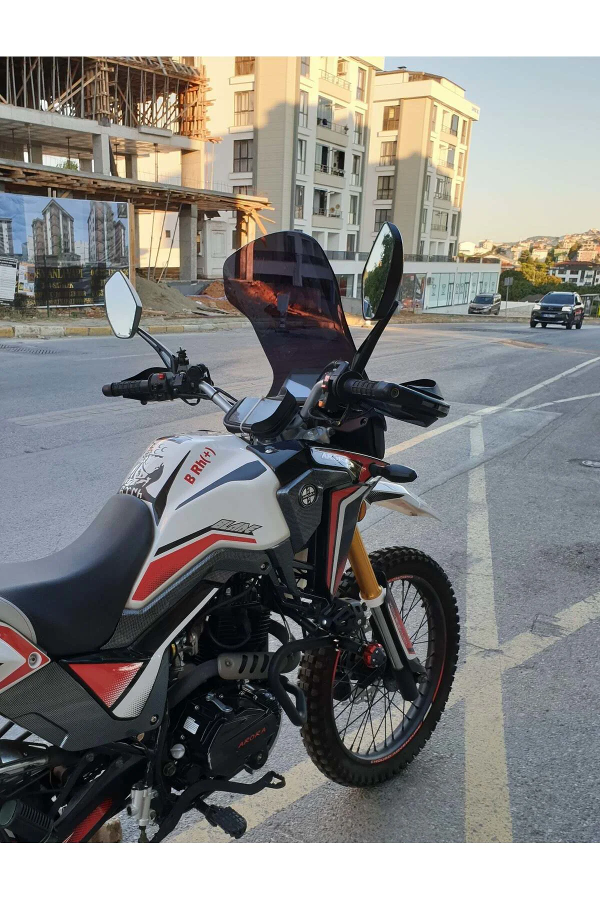 Arora CR 250 Ön Cam 2025-2026 Model 55cm Siyah Renkli 4mm