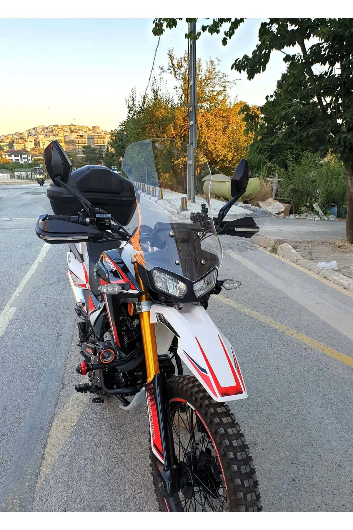 Arora CR 250 Ön Cam 2025-2026 Model 55cm Şeffaf Renkli 4mm