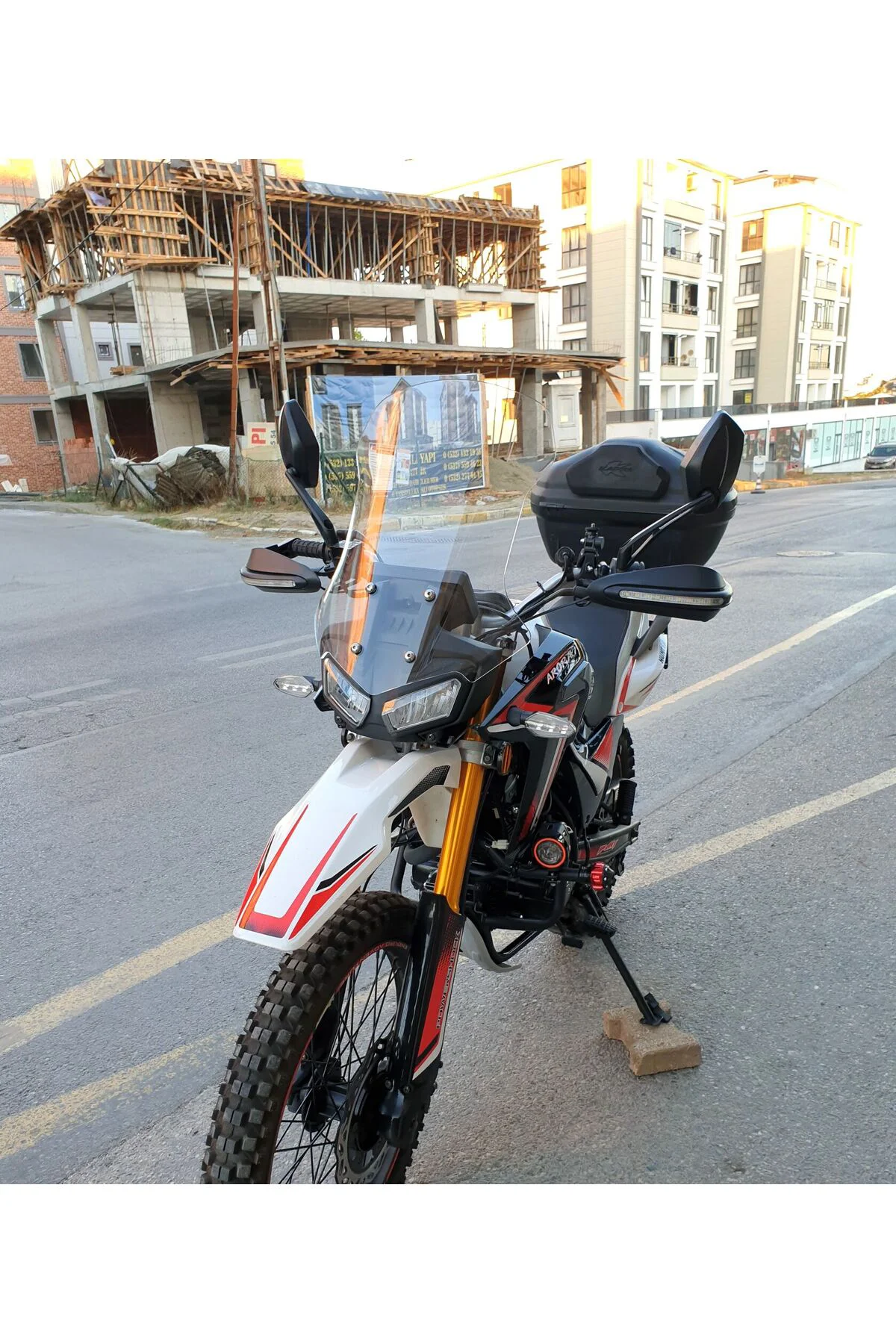 Arora CR 250 Ön Cam 2025-2026 Model 55cm Şeffaf Renkli 4mm