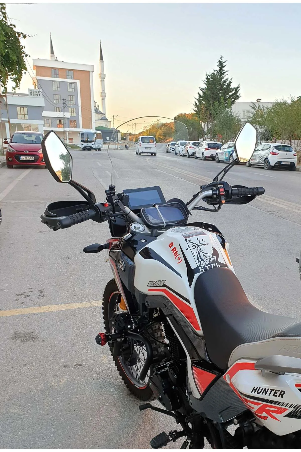 Arora CR 250 Ön Cam 2025-2026 Model 55cm Şeffaf Renkli 4mm