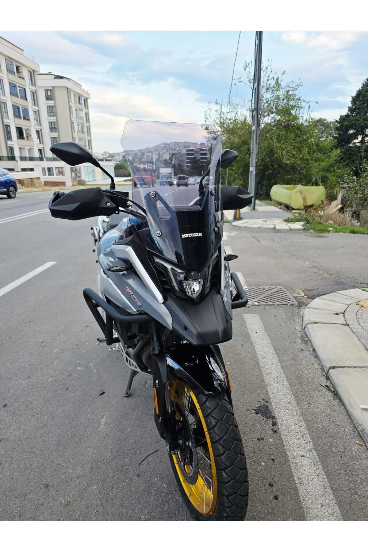 Arora GS 525 Ön Cam 2022-2026 Model 51cm Füme Renkli 4mm