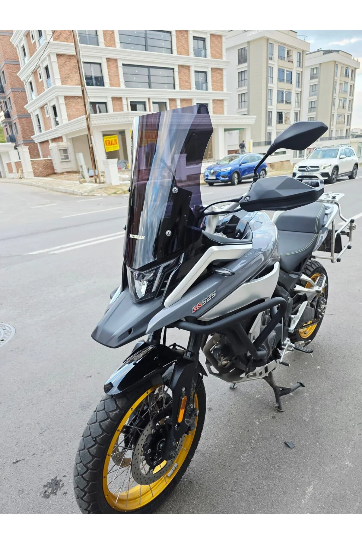 Arora GS 525 Ön Cam 2022-2026 Model 51cm Siyah Renkli 4mm