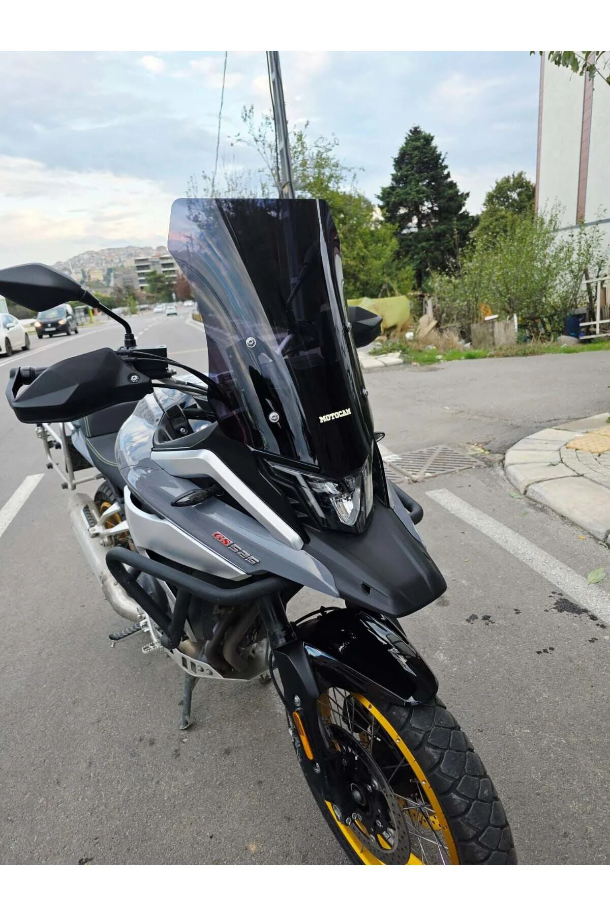 Arora GS 525 Ön Cam 2022-2026 Model 51cm Siyah Renkli 4mm