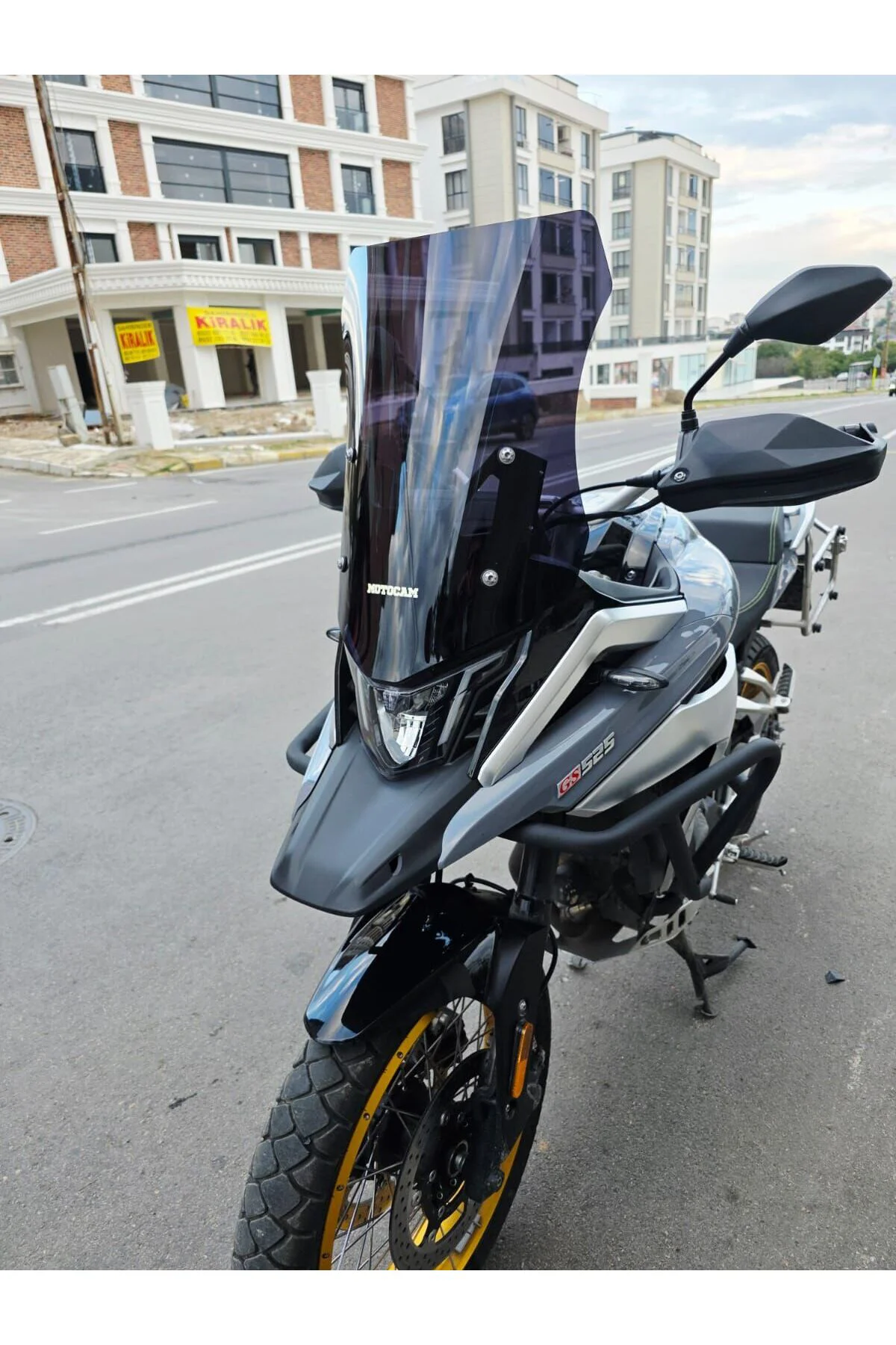 Arora GS 525 Ön Cam 2022-2026 Model 51cm Siyah Renkli 4mm
