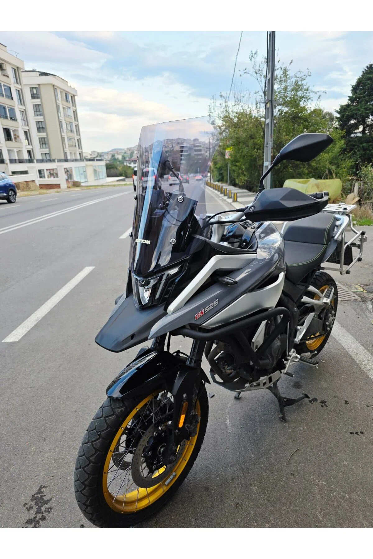 Arora GS 525 Ön Cam 2022-2026 Model 51cm Füme Renkli 4mm