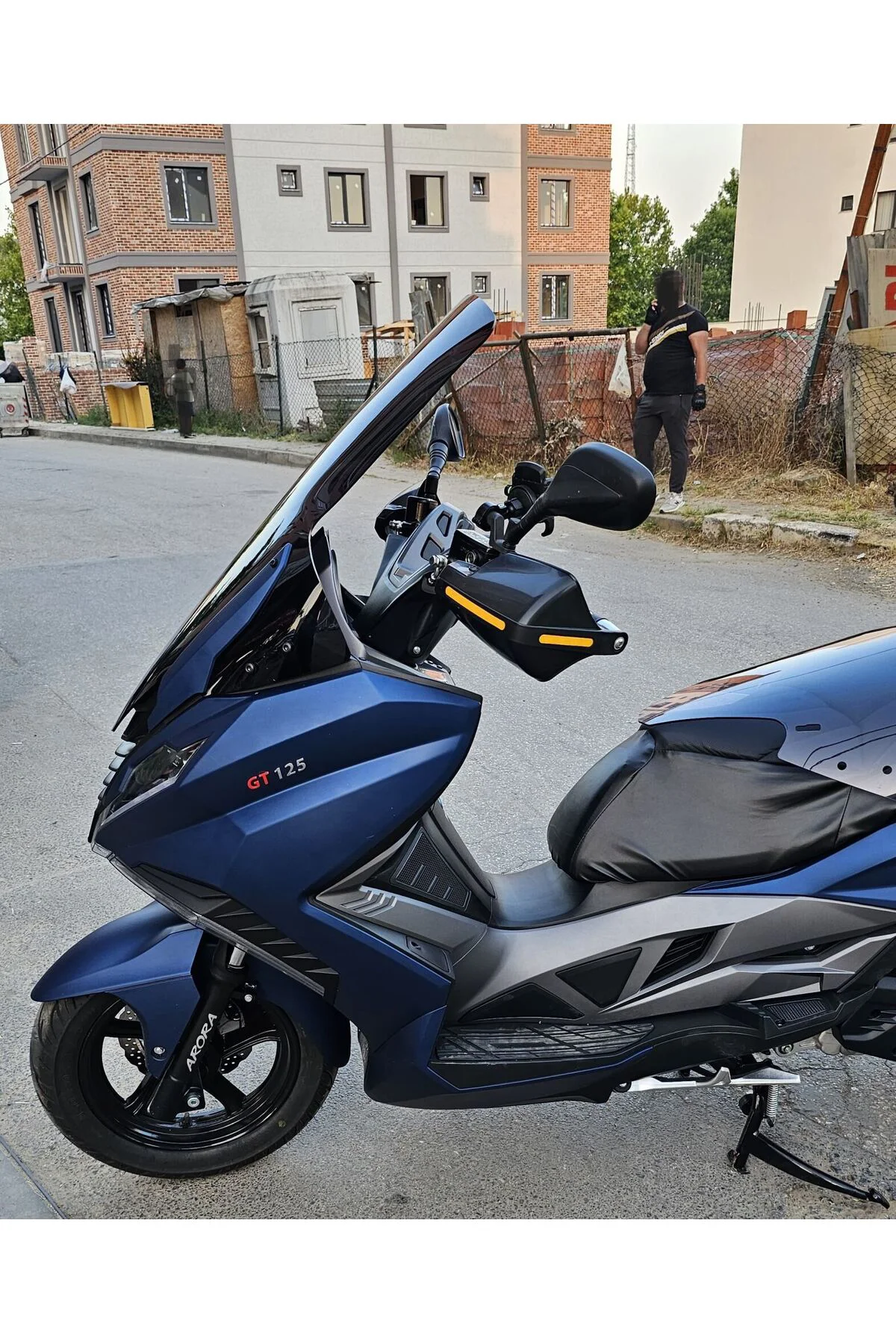 Arora GT 250 Ön Cam 2023-2026 Model 83cm Siyah Renkli 4mm UZUN