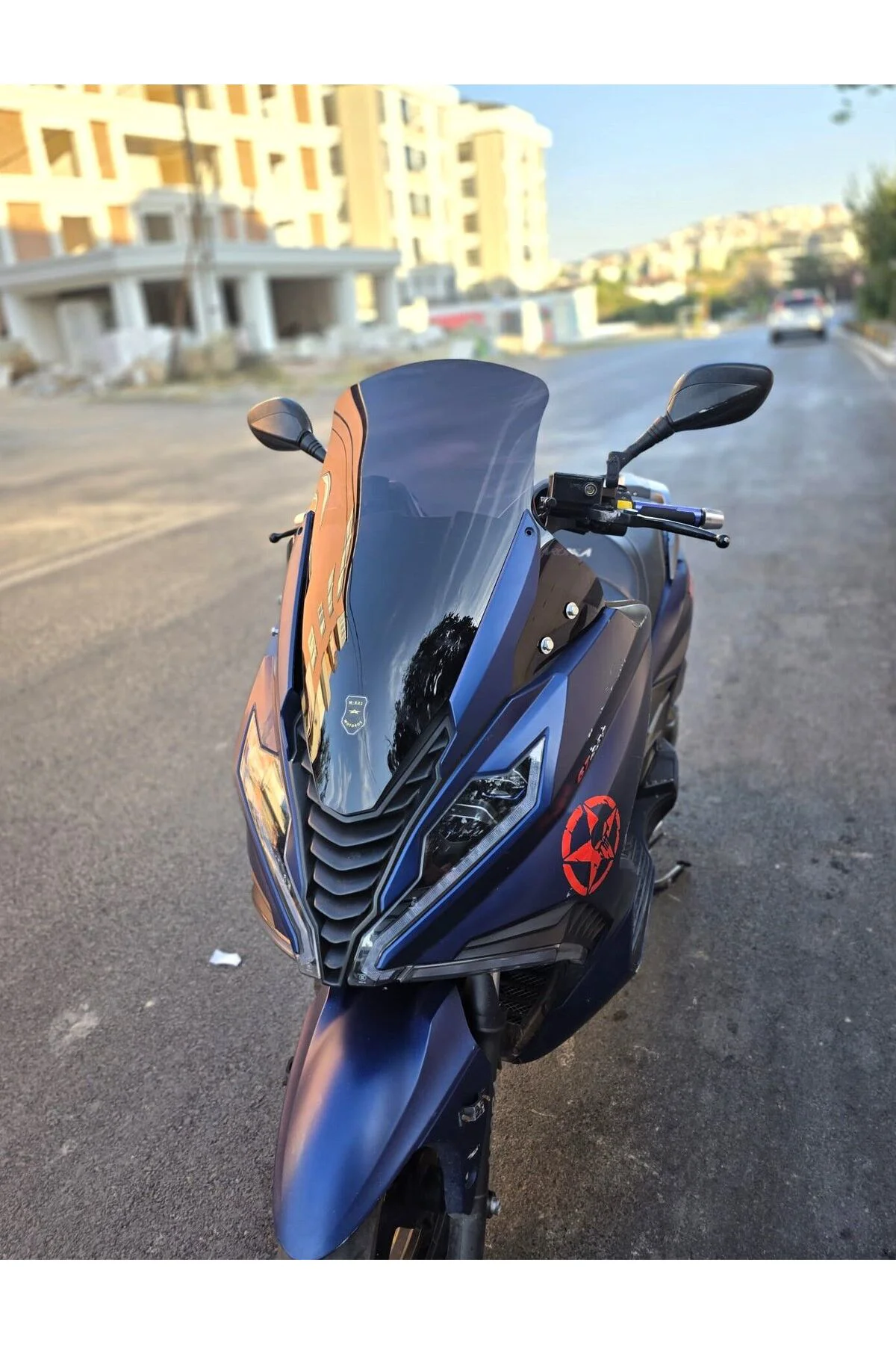 Arora GT 250 Ön Cam 2023-2026 Model 65cm Siyah Renkli 4mm ORİJİNA
