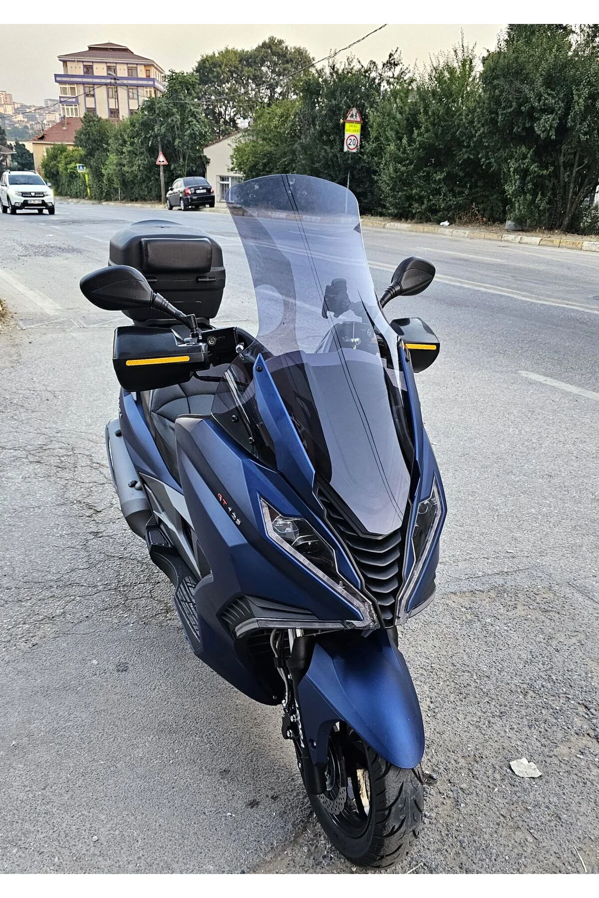 Arora GT 250 Ön Cam 2023-2026 Model 83cm Füme Renkli 4mm UZUN