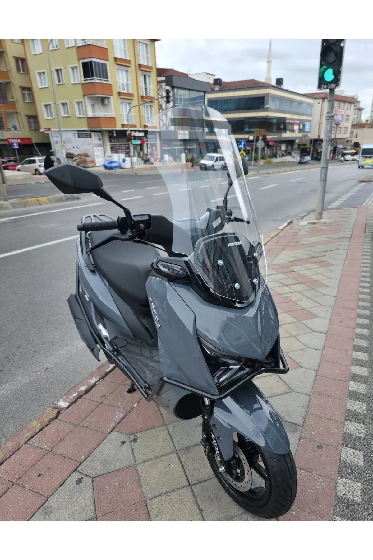 Arora HTX PRO 125 Ön Cam 2025-2026 Model 65cm Şeffaf Renkli 4mm - Görsel 4