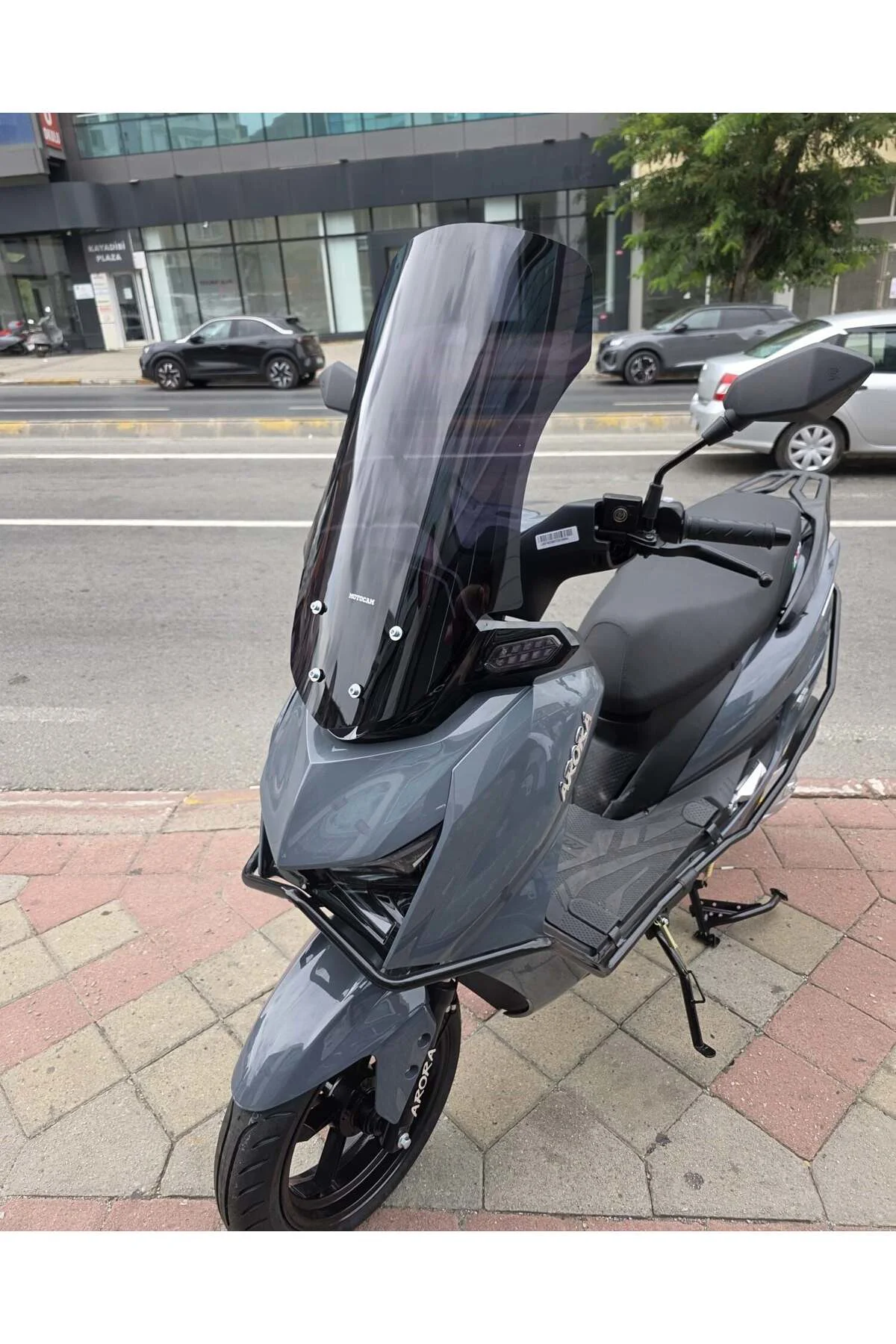 Arora HTX PRO 50 Ön Cam 2025-2026 Model 65cm Siyah Renkli 4mm Arora HTX PRO 50 Ön Cam 2025-2026 Model 65cm Siyah Renkli 4mm