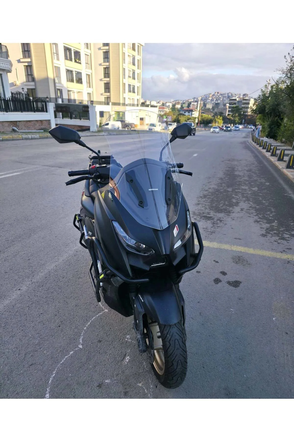 Arora Max Pro 250 Ön Cam 2025-2026 Model 72cm Şeffaf Renkli 4mm Arora Max Pro 250 Ön Cam 2025-2026 Model 72cm Şeffaf Renkli 4mm