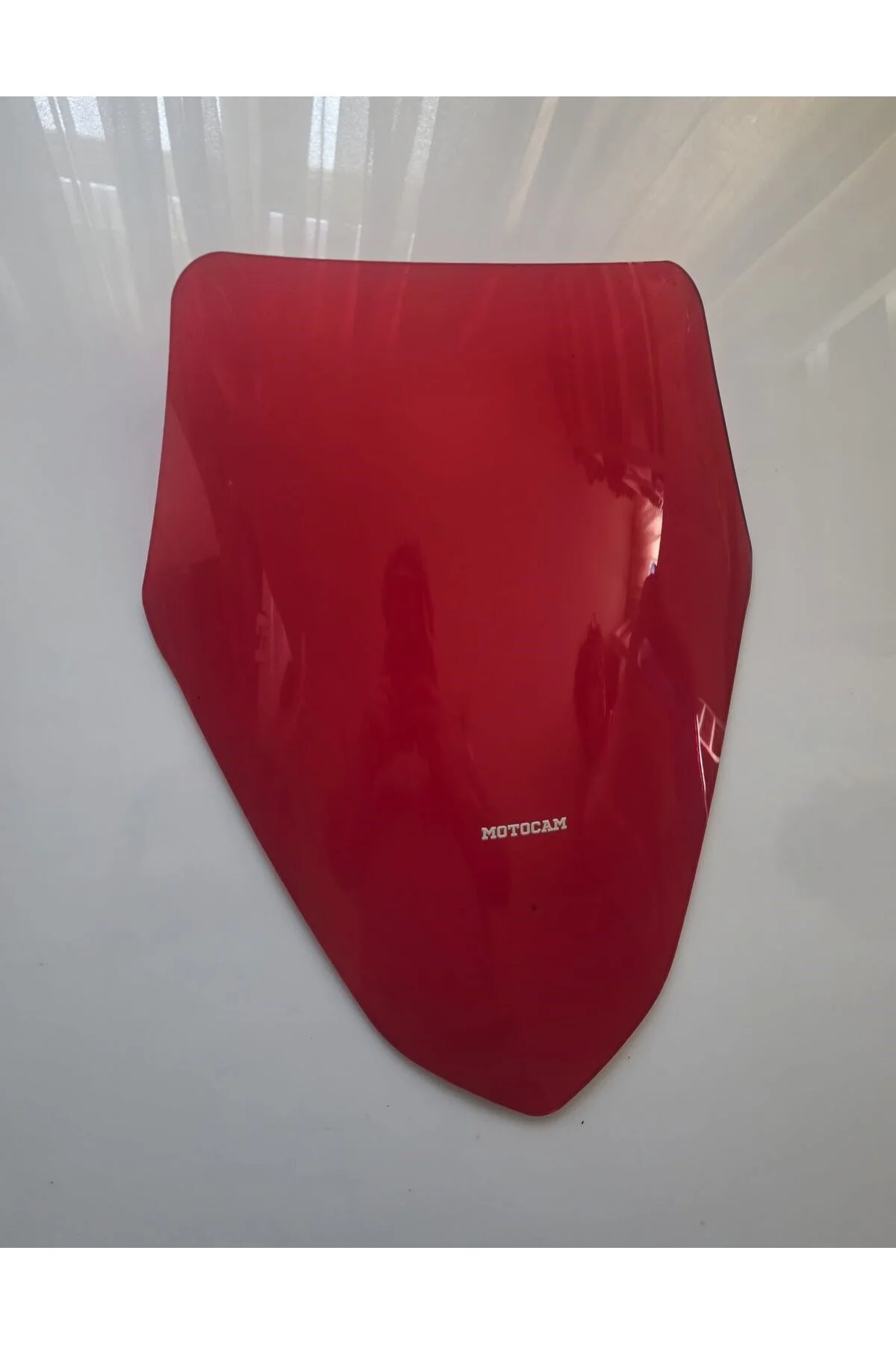 Arora Max Pro 250 Ön Cam 2025-2026 Model 43cm Kırmızı Renkli 4mm Arora Max Pro 250 Ön Cam 2025-2026 Model 43cm Kırmızı Renkli 4mm