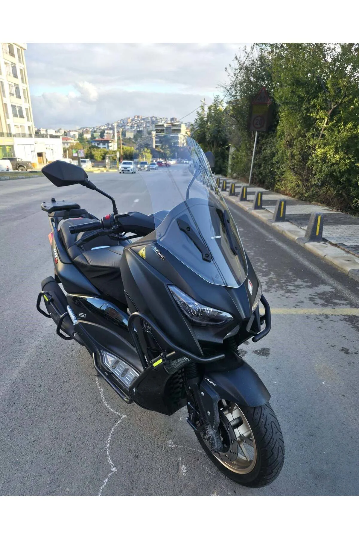 Arora Max Pro 250 Ön Cam 2025-2026 Model 72cm Şeffaf Renkli 4mm Arora Max Pro 250 Ön Cam 2025-2026 Model 72cm Şeffaf Renkli 4mm